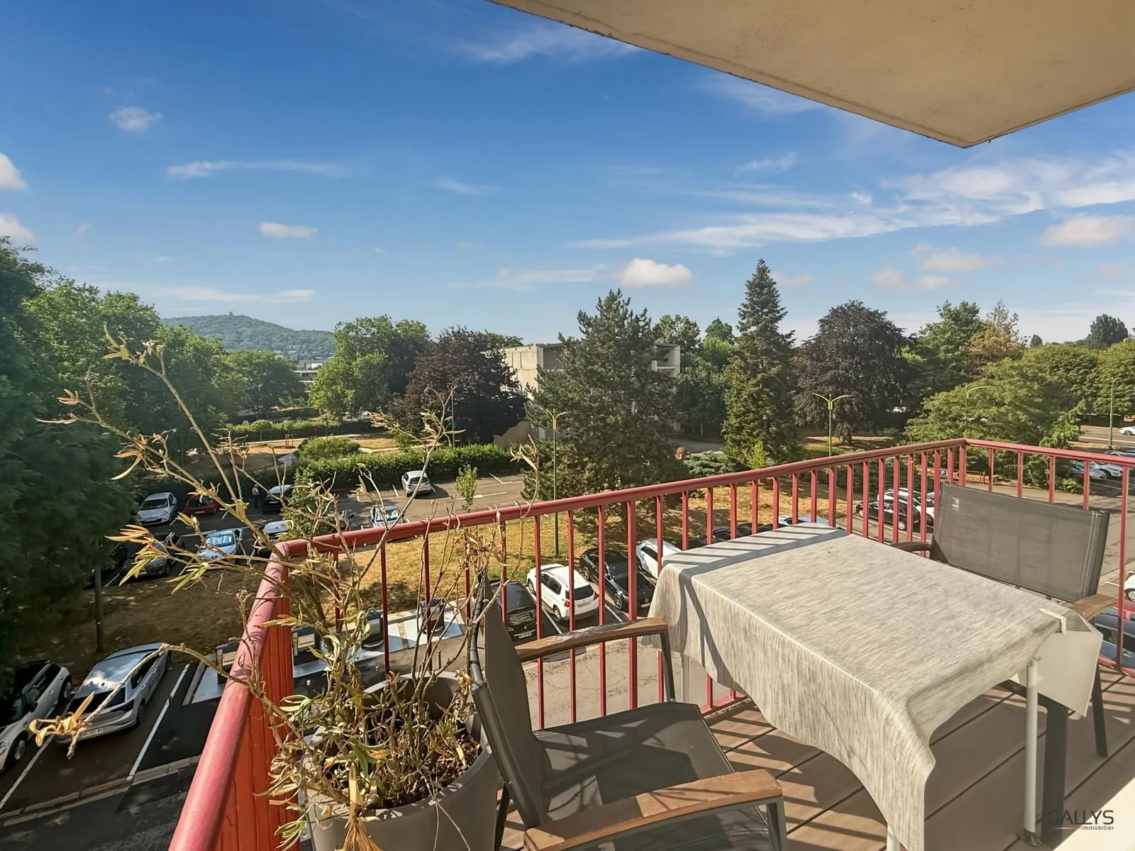 Appartement F4 à Longévile-les-Metz avec balcon, cave et vue dégagée