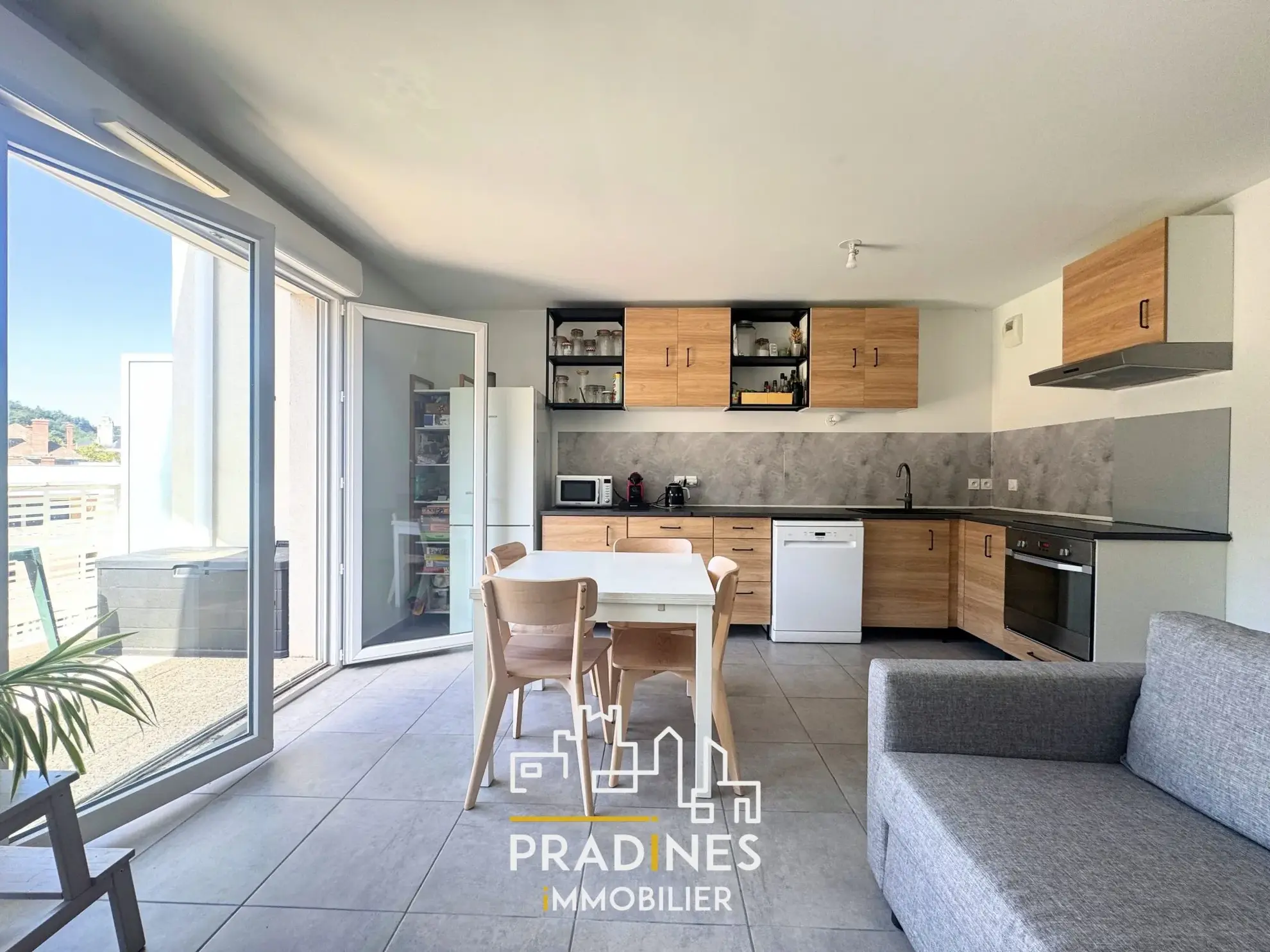 Appartement T3 lumineux avec terrasse et balcon à Givors