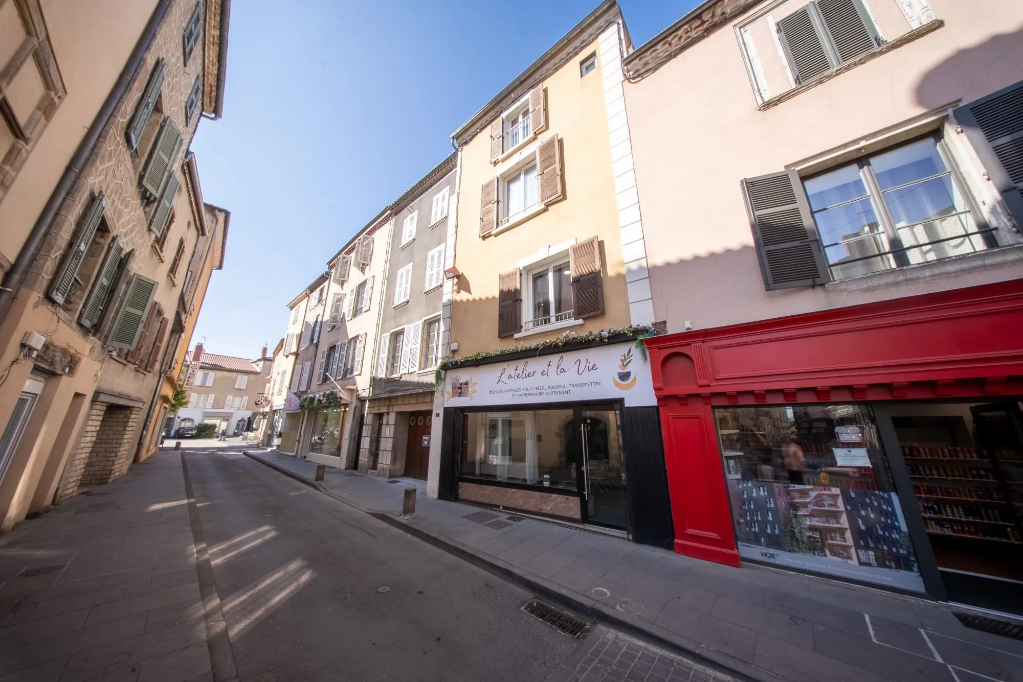 Immeuble de rapport à Brioude avec local commercial et appartements à créer