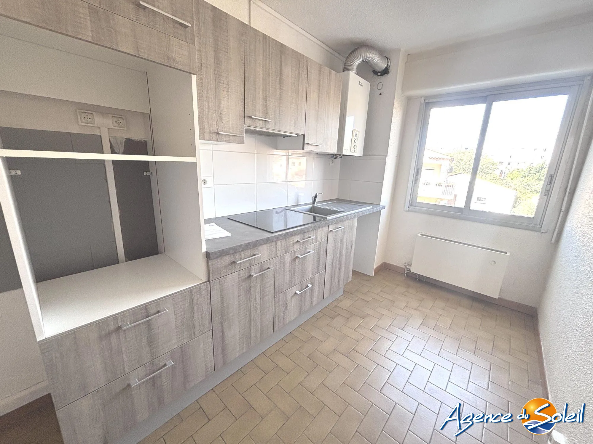 Achat appartement T3 avec terrasse, cave et parking à Narbonne