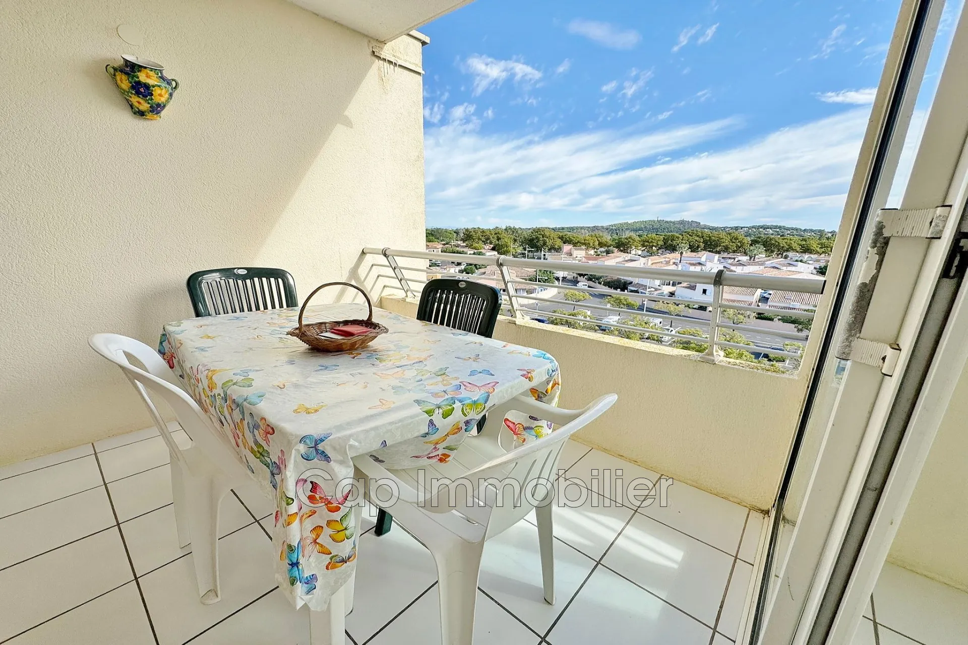 Appartement 2 pièces avec loggia, piscine et parking sécurisé à Le Cap d'Agde