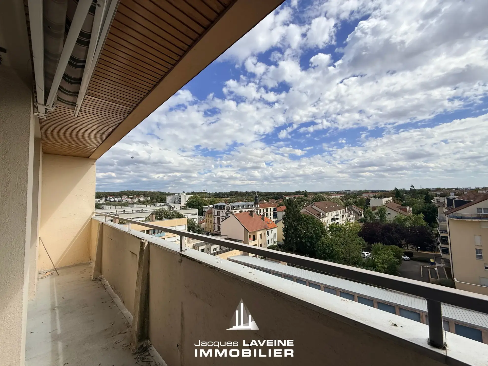 Appartement 4 pièces lumineux avec balcon, cave et garage à Metz - Rue des Plantes