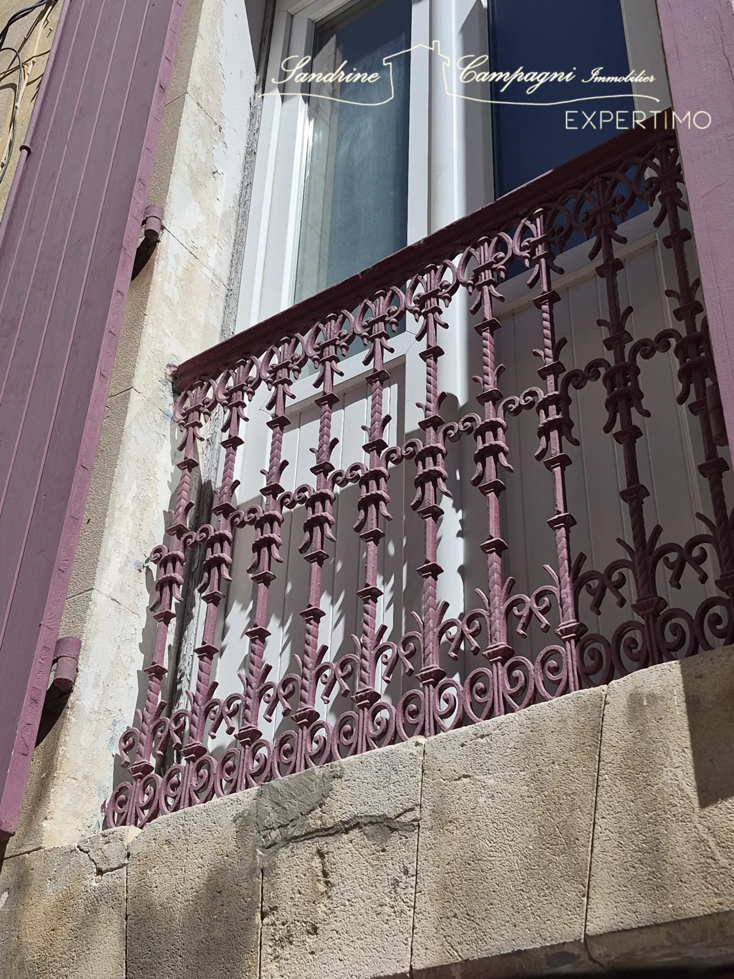 Maison de ville rénovée avec studio et T3 à L'Isle-sur-la-Sorgue - Investissement idéal
