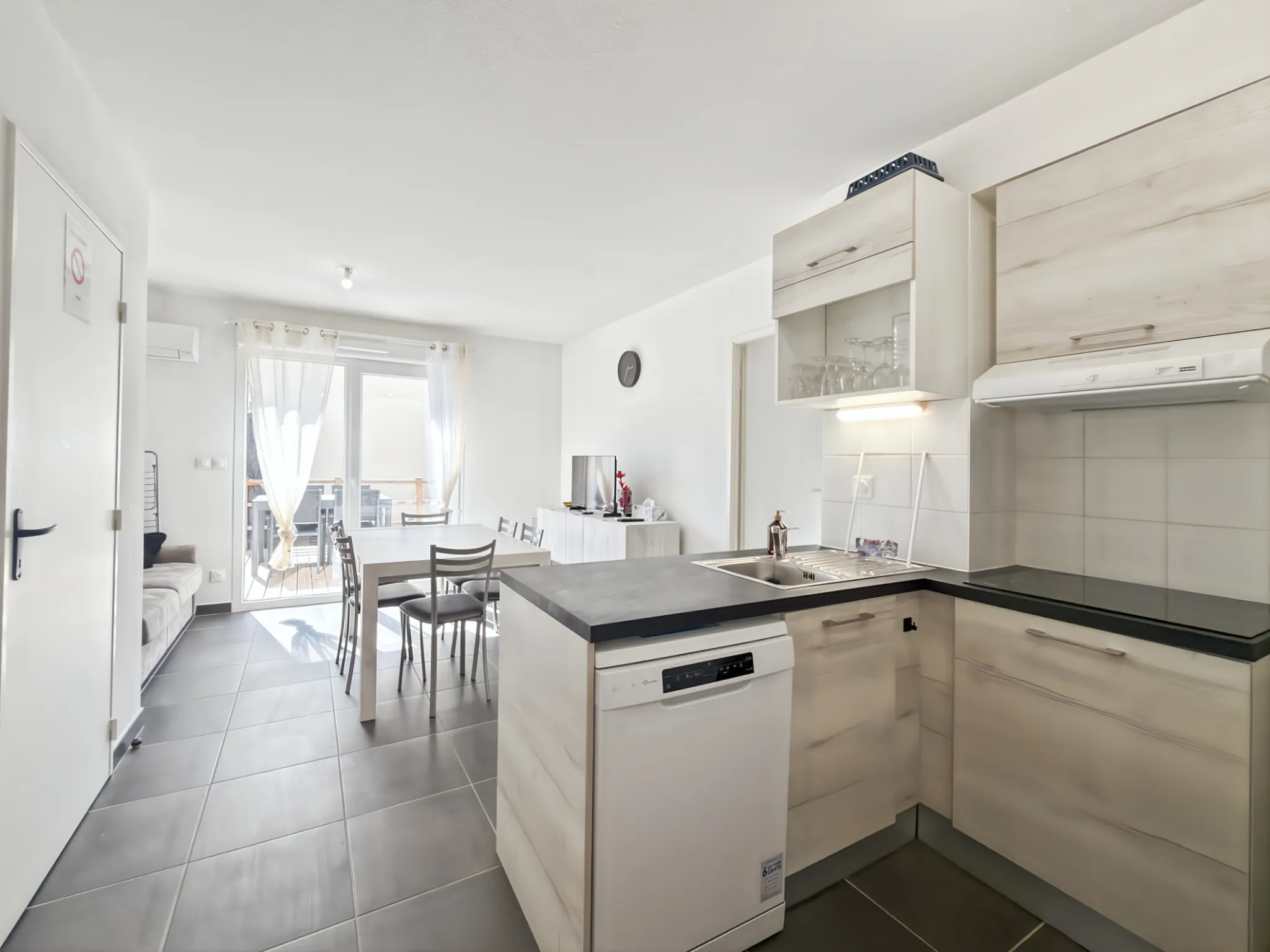 Villa T4 récente à vendre près de la mer à Valras Plage