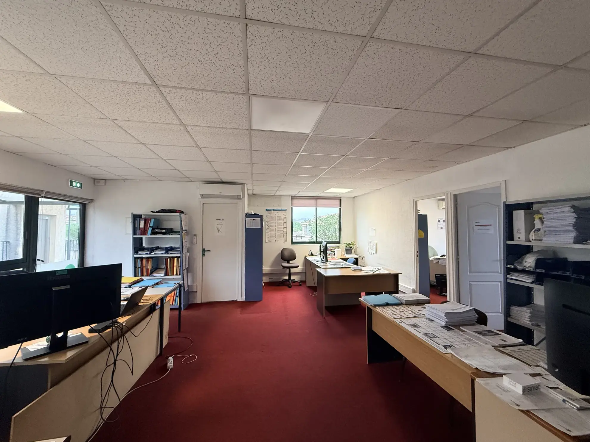 Bureaux à vendre de 80m² à Puget-sur-Argens, idéal pour entreprises