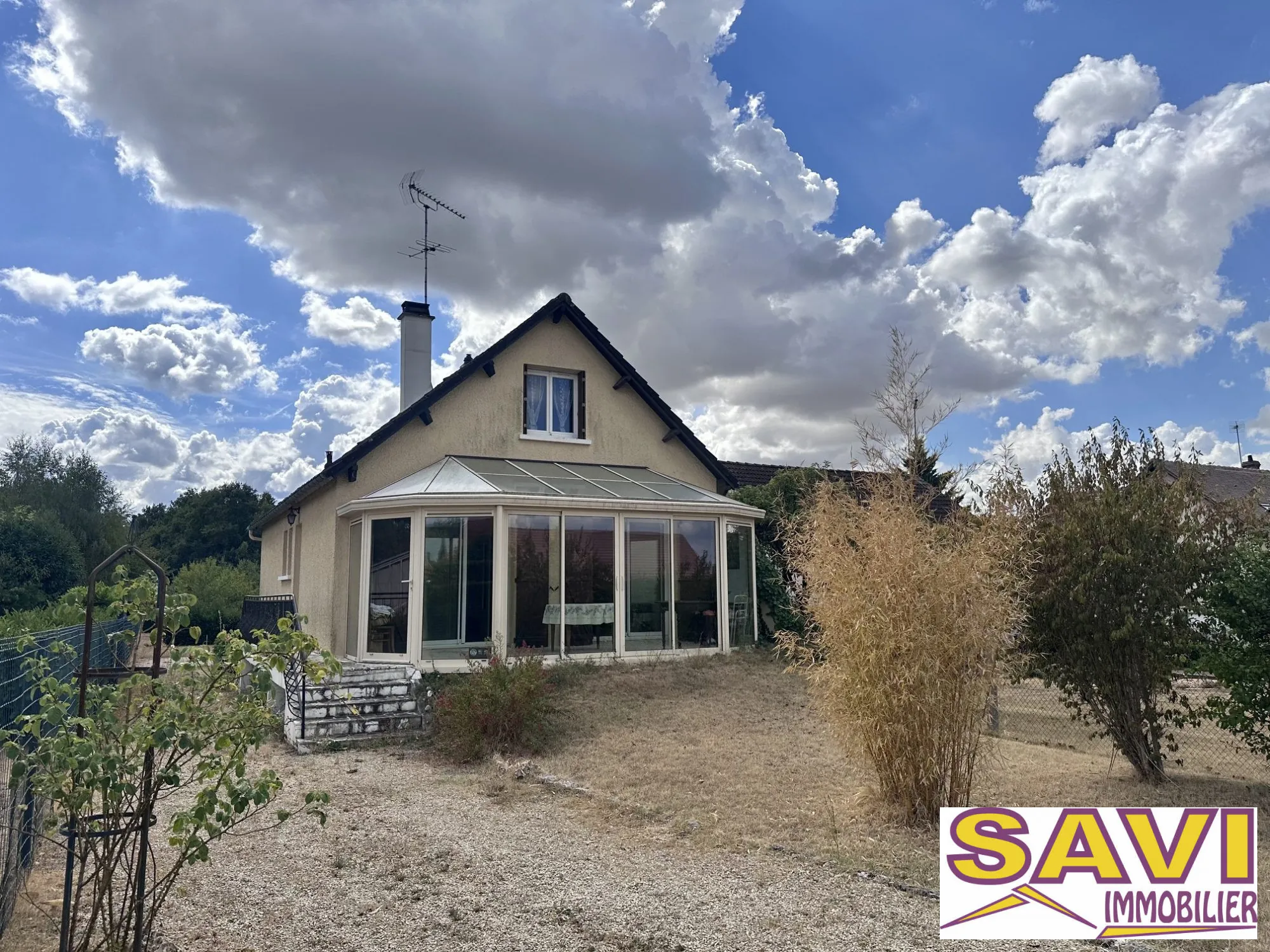 Maison à vendre à Fontenay-sur-Loing de 106 m² avec 4 chambres et jardin clos