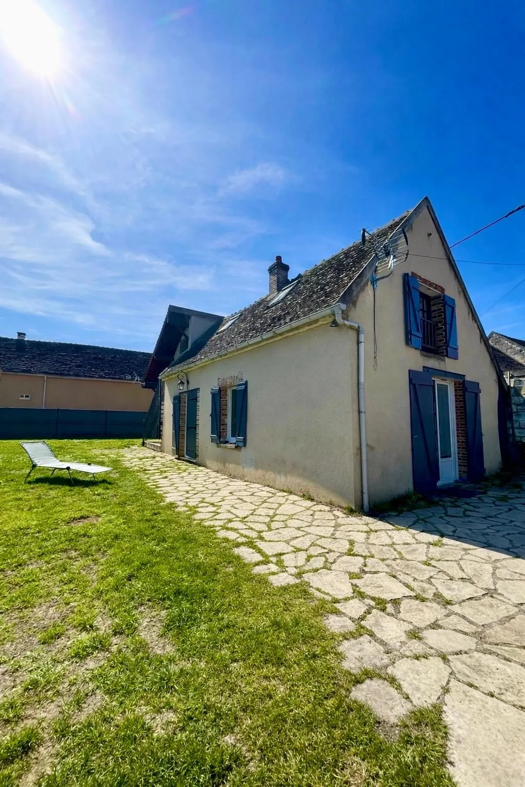 Maison à vendre à Serbonnes avec deux habitations et dépendances