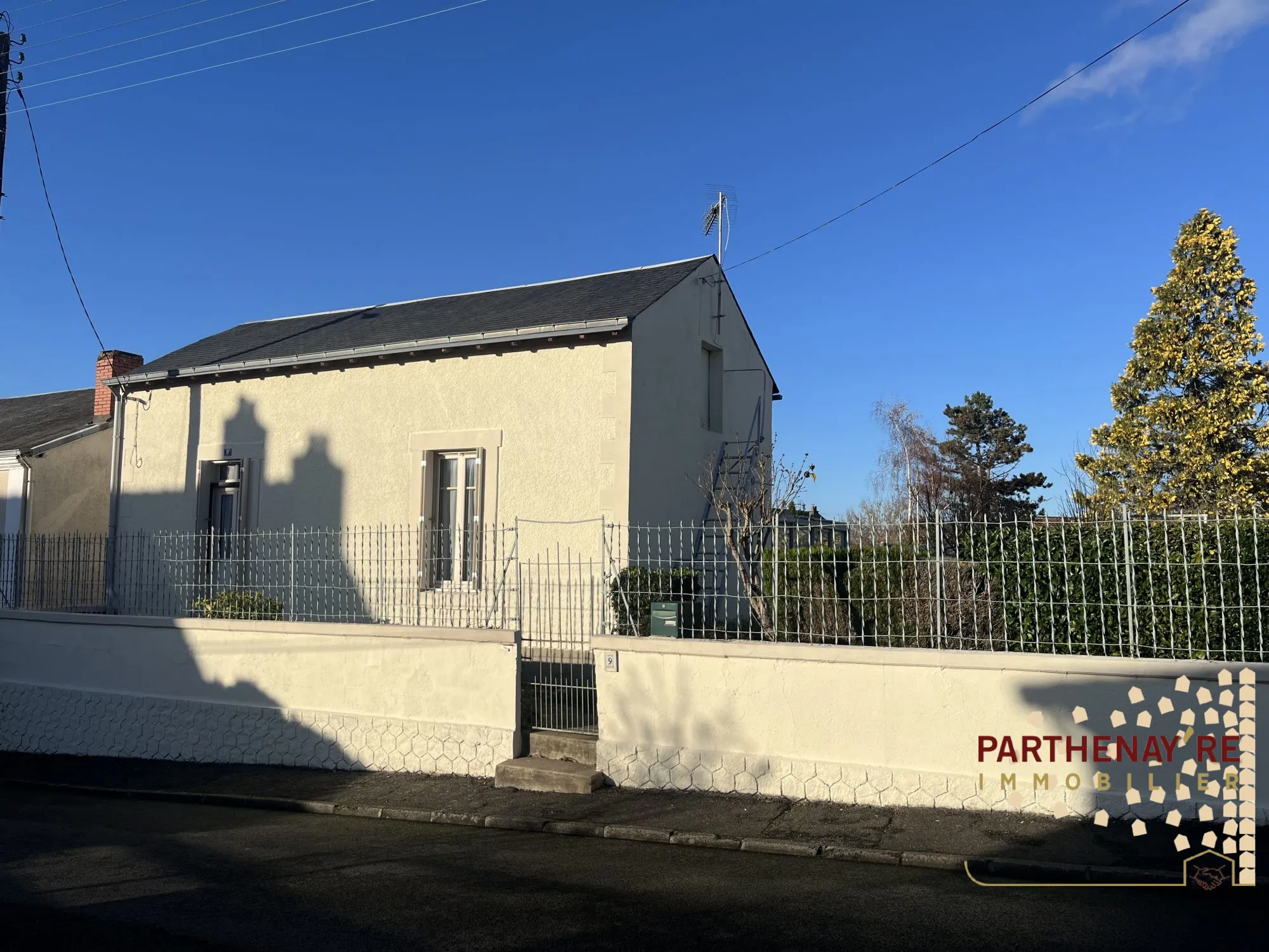 Maison à rénover avec jardin à Parthenay - Opportunité à saisir