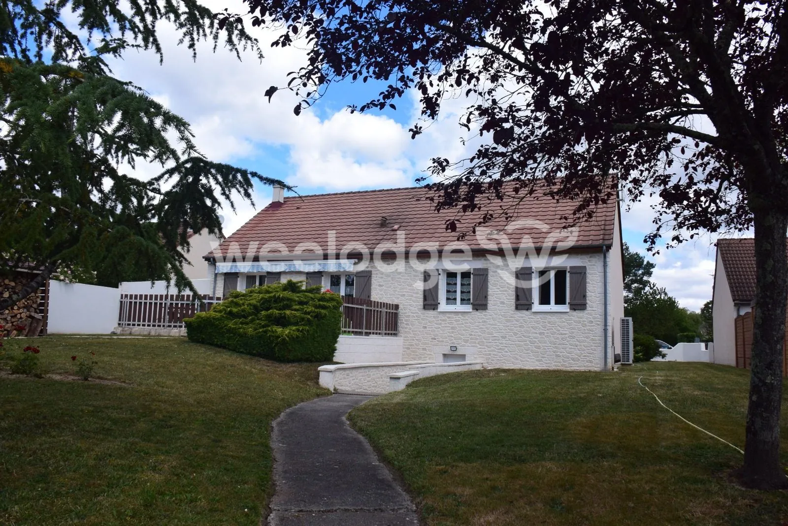Maison individuelle récente avec 4 chambres, grand terrain à Velles, DPE C