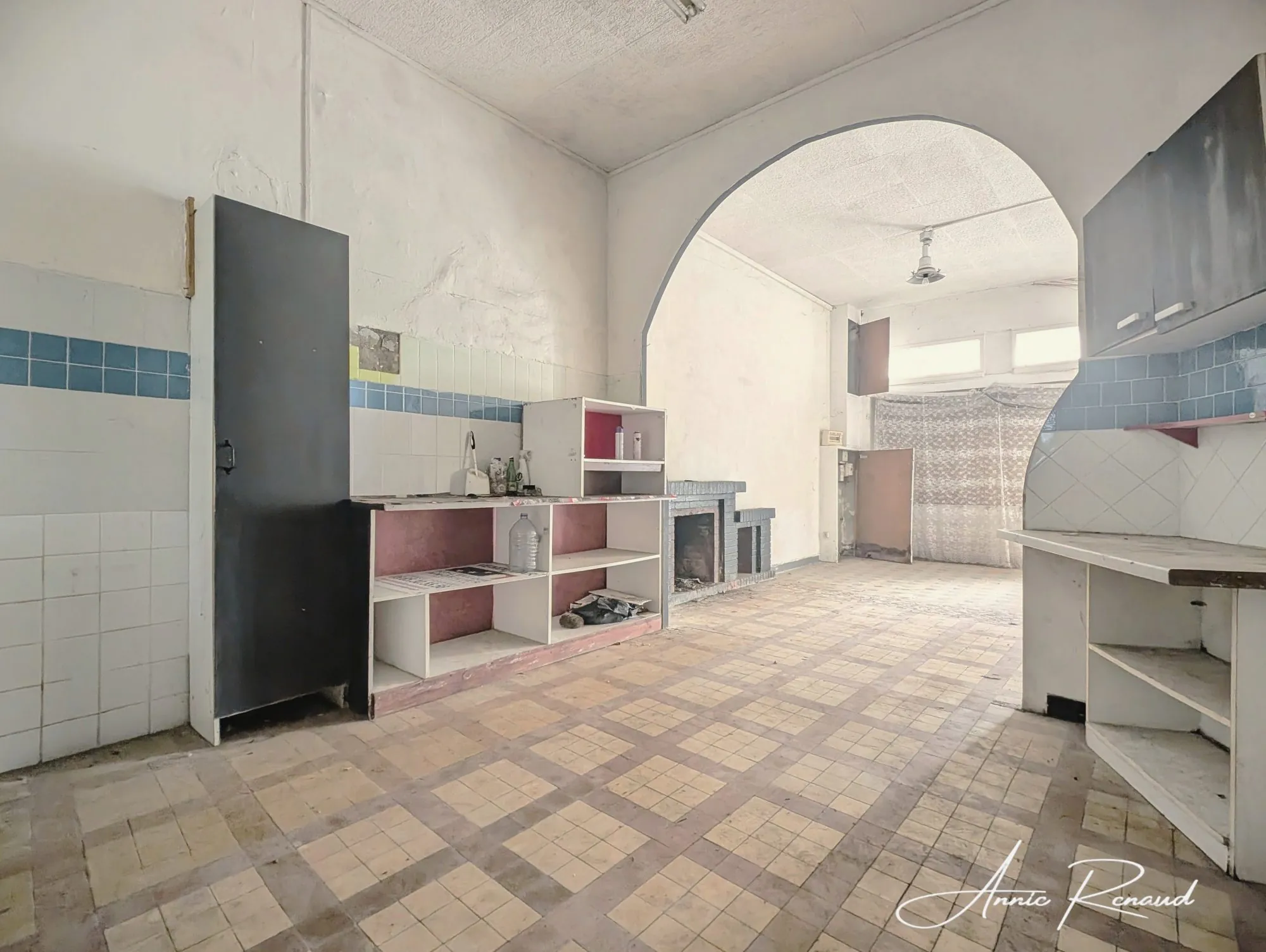 Immeuble à Fumel de 237 m² avec potentiel de rénovation et jardin