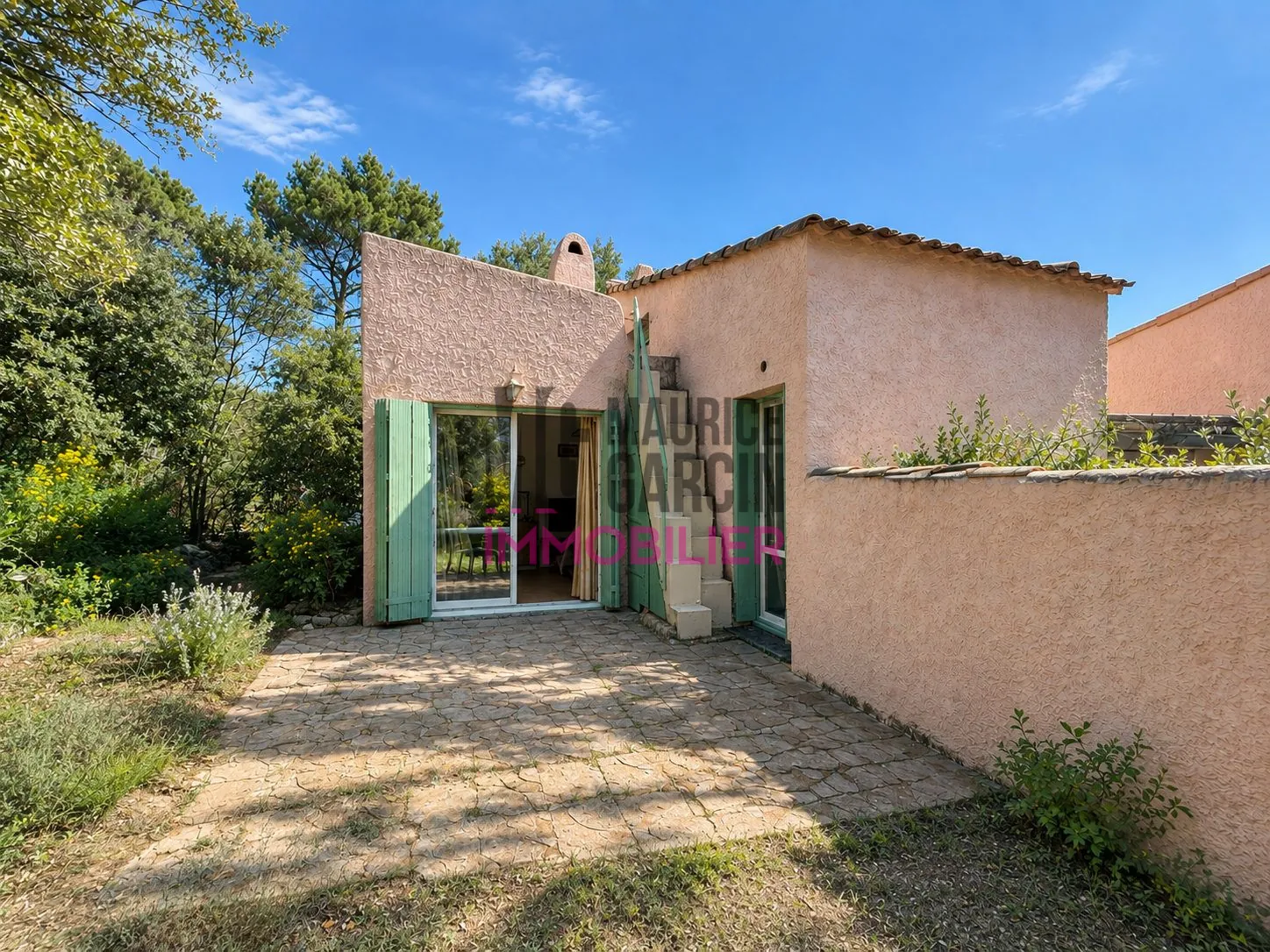 A Vendre Bastidon à Bédoin avec Parking et Terrasse dans Domaine Naturiste