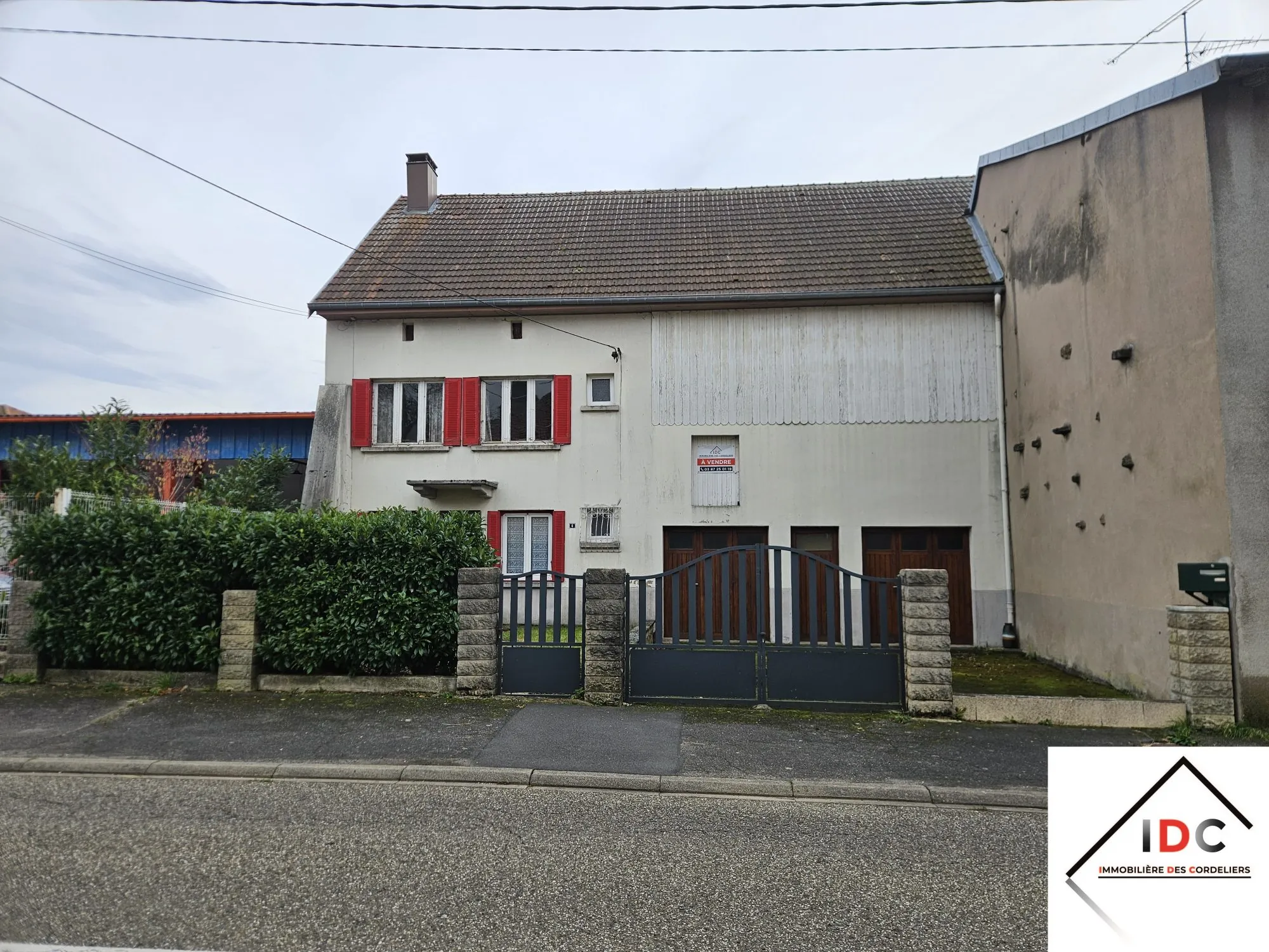 Maison à rénover avec grand potentiel à Réchicourt-le-Château, proche Sarrebourg