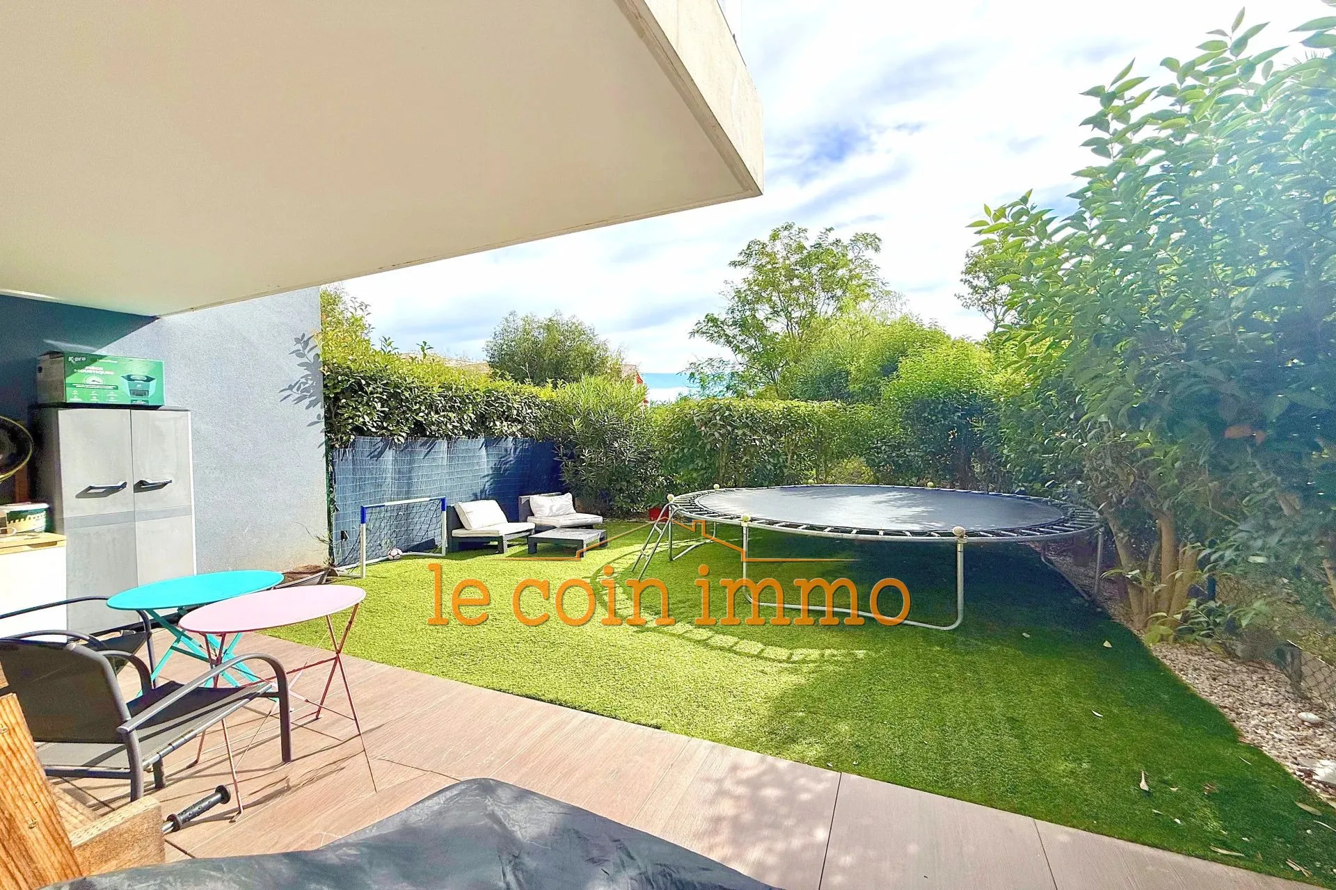Appartement 2 pièces en rez-de-jardin avec piscine à Antibes
