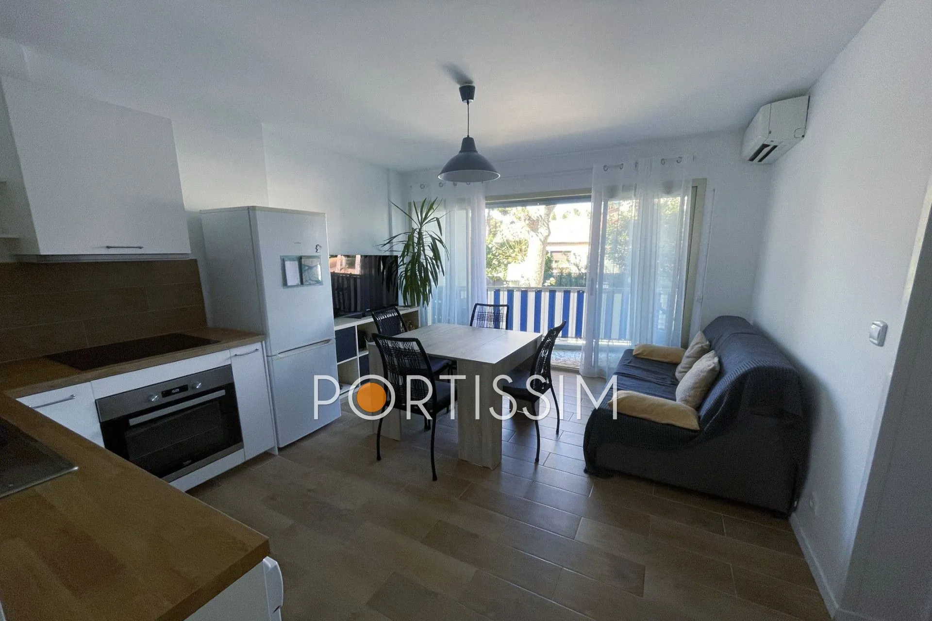 Appartement 3 pièces à vendre à Cagnes-sur-Mer, proche mer, balcon et cave