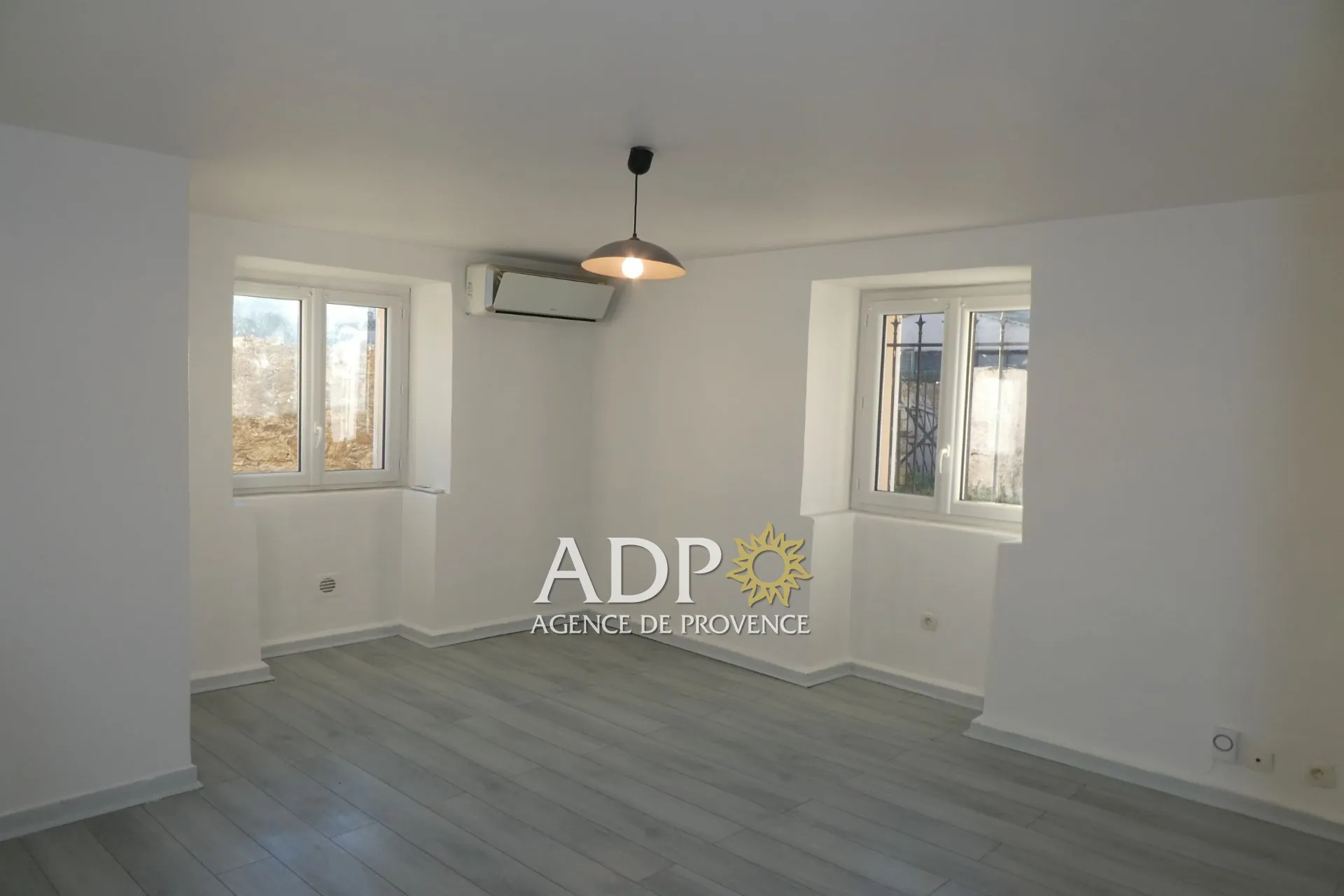 Studio à vendre à Pegomas de 31,64 m² avec parking privé