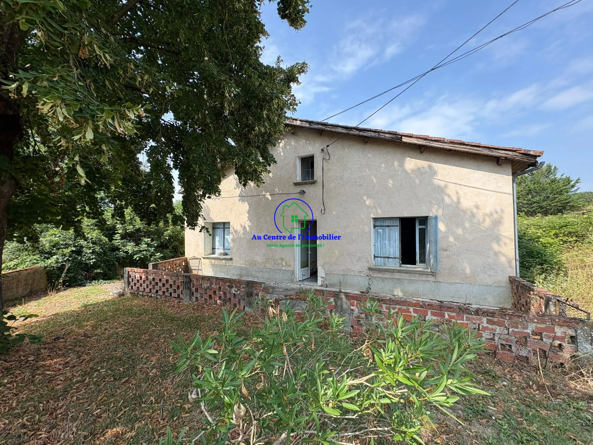 Ensemble immobilier à rénover à Laroque-Timbaut sur 10 000 m²