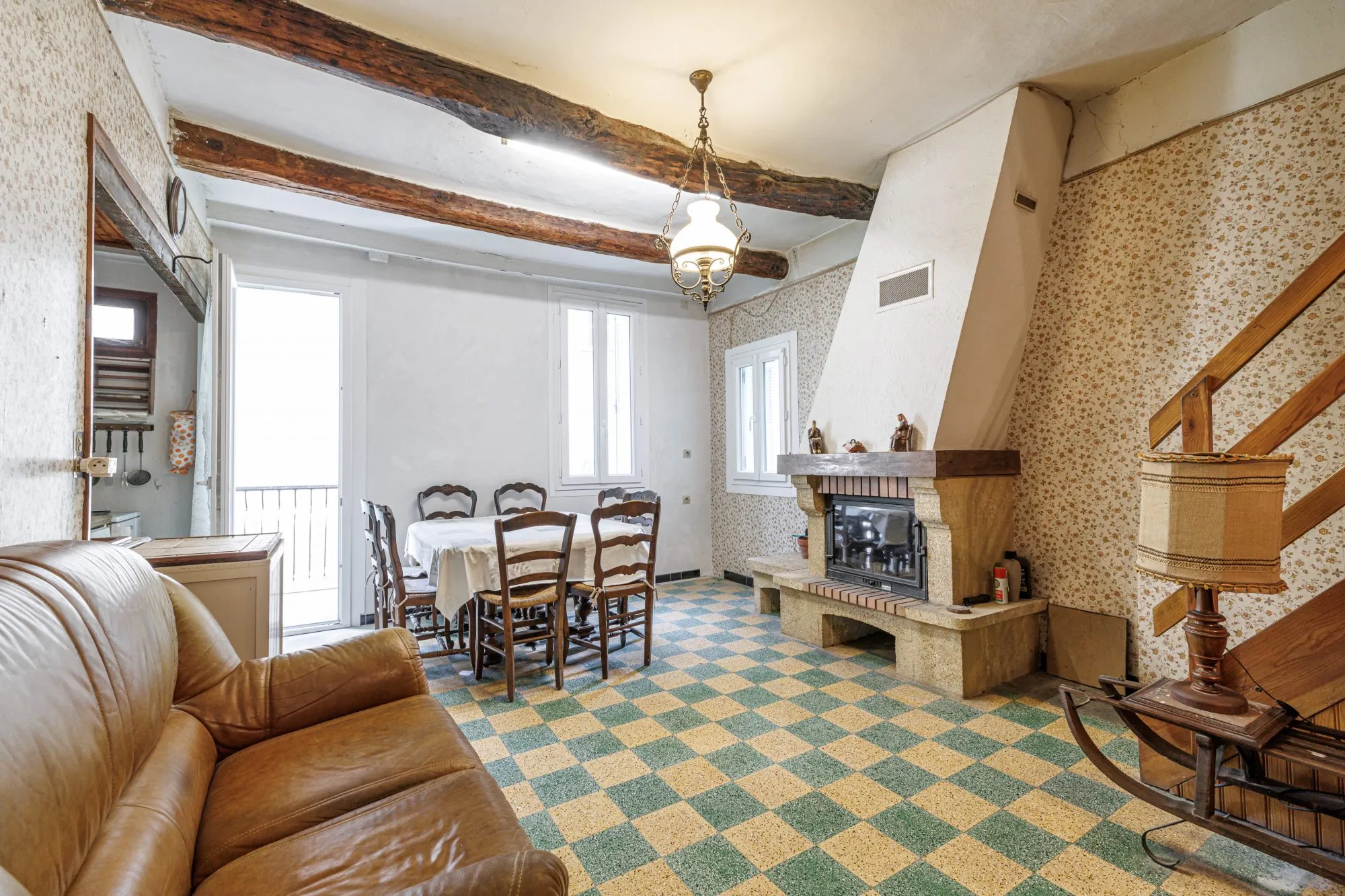 Maison de village avec deux appartements possibles à L'Escarène, proche de Nice