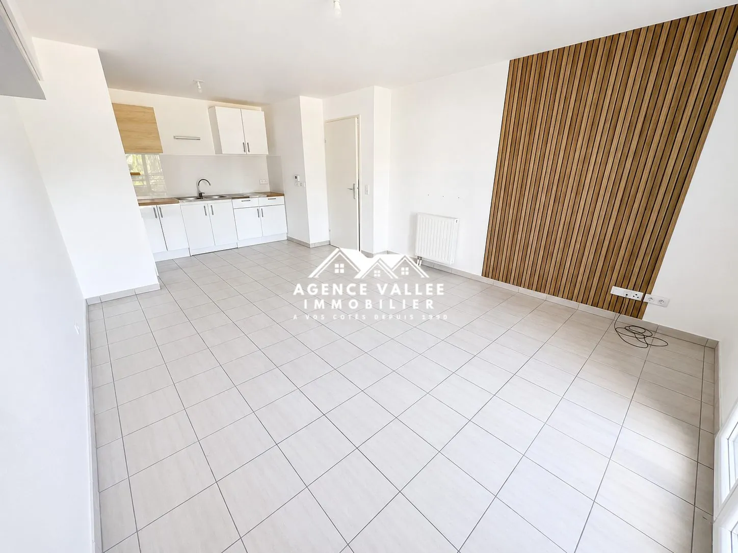 Appartement F2 de 43 m² avec balcon, parking et sécurité à Saint-Germain-lès-Corbeil