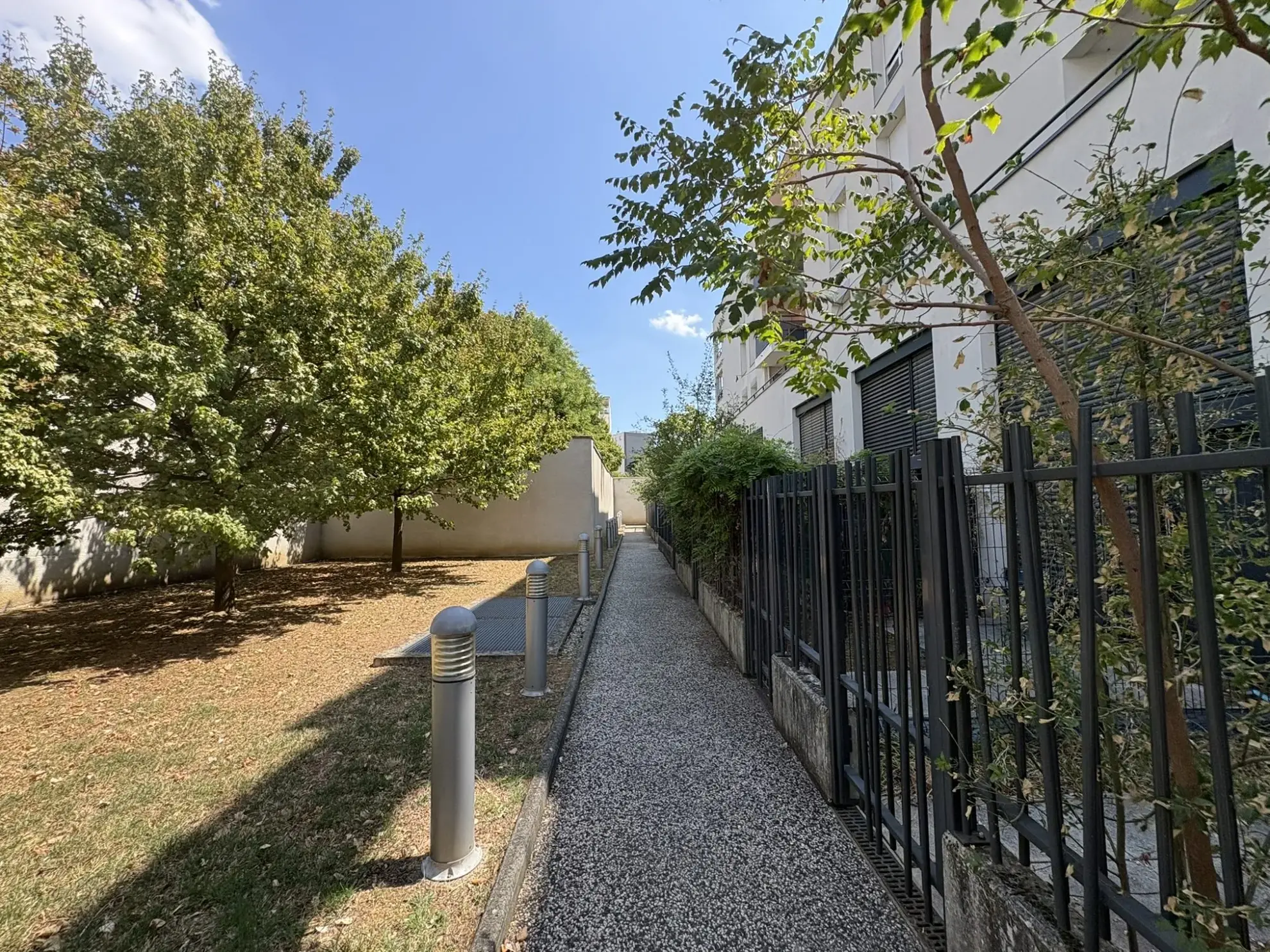 Appartement duplex lumineux de 33,74 m² à Lyon à proximité du tram et des commerces 