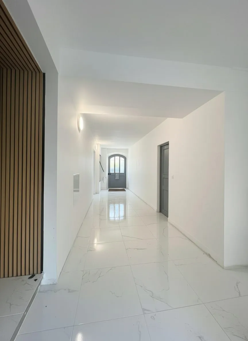 Charmant appartement duplex rénové de 54 m² avec cour privée au centre d'Amboise