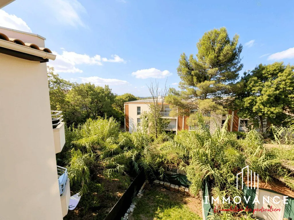 Appartement T2 avec loggia, parking et piscine à Grabels
