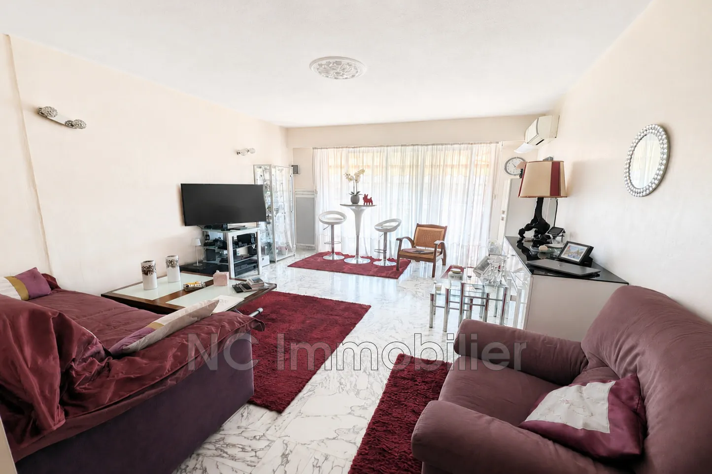 A vendre appartement 2 pièces avec terrasse et piscine à Antibes