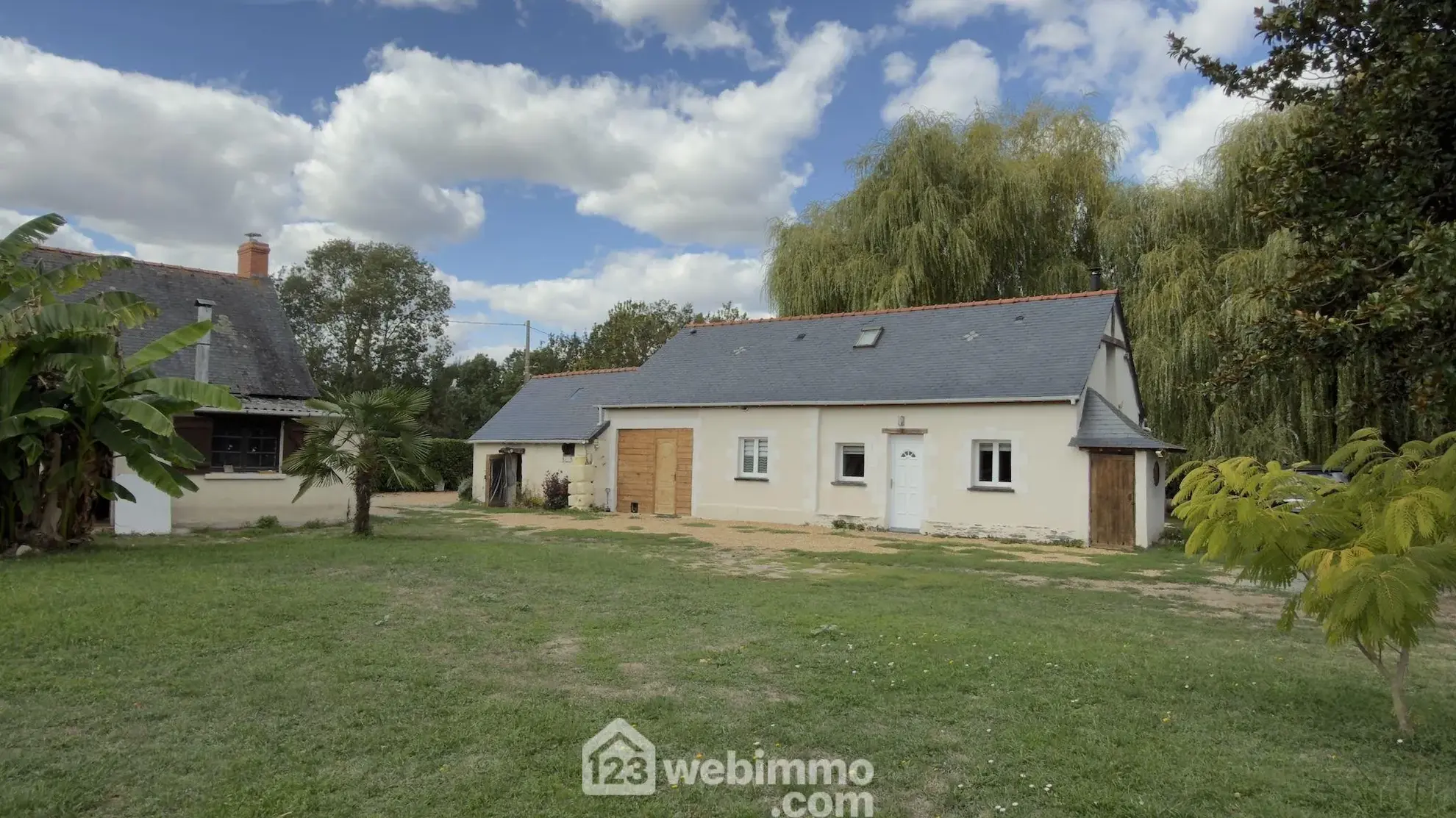Charmante maison rénovée avec terrain spacieux à Mazé-Milon