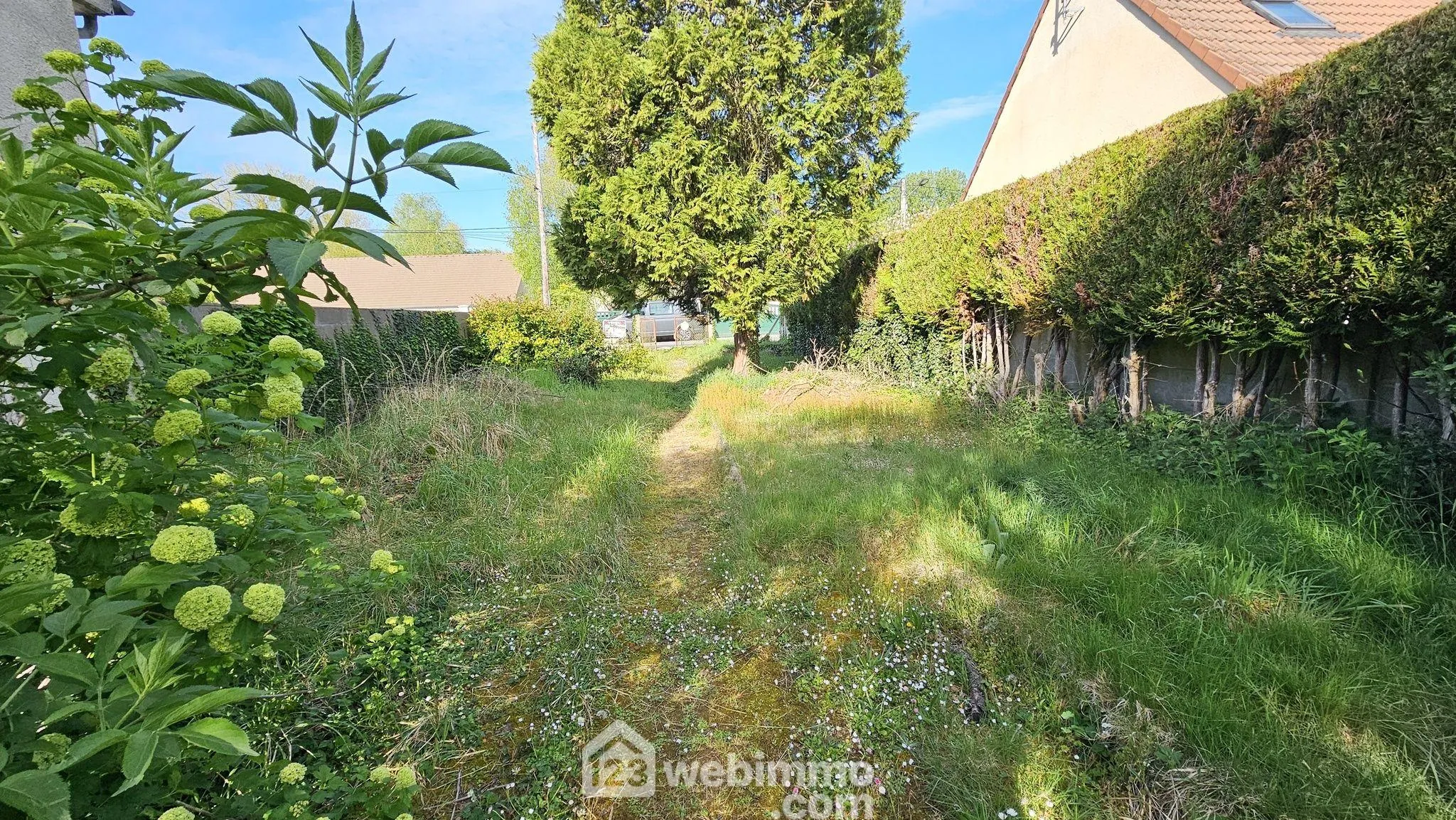 Terrain à bâtir de 367 m² à Milly-la-Forêt, emplacement privilégié
