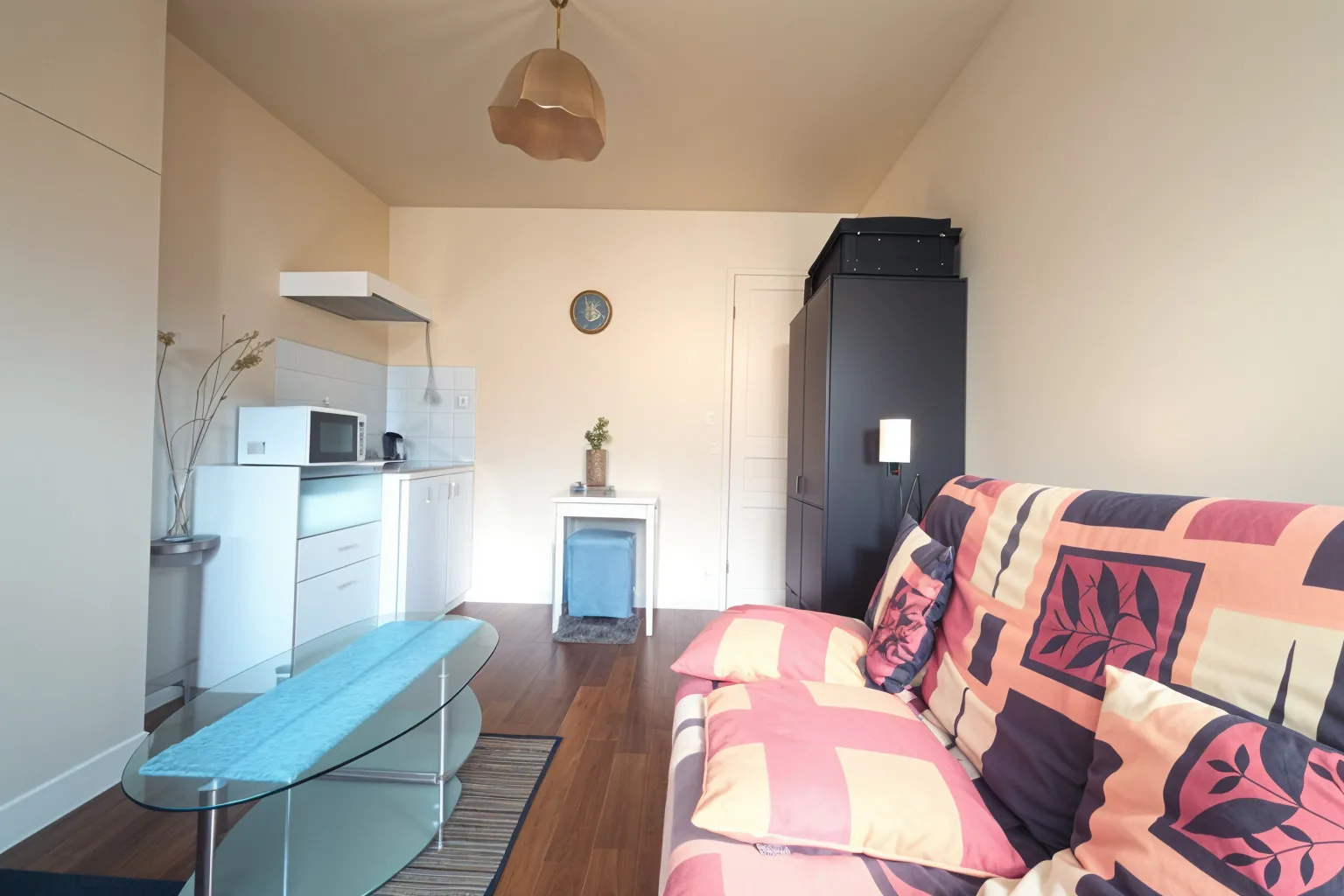 Studio lumineux de 15m² à Paris 20ème, dernier étage, proche métro Gambetta 