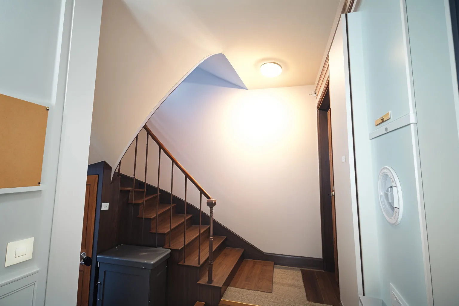 Studio lumineux de 15m² à Paris 20ème, dernier étage, proche métro Gambetta 
