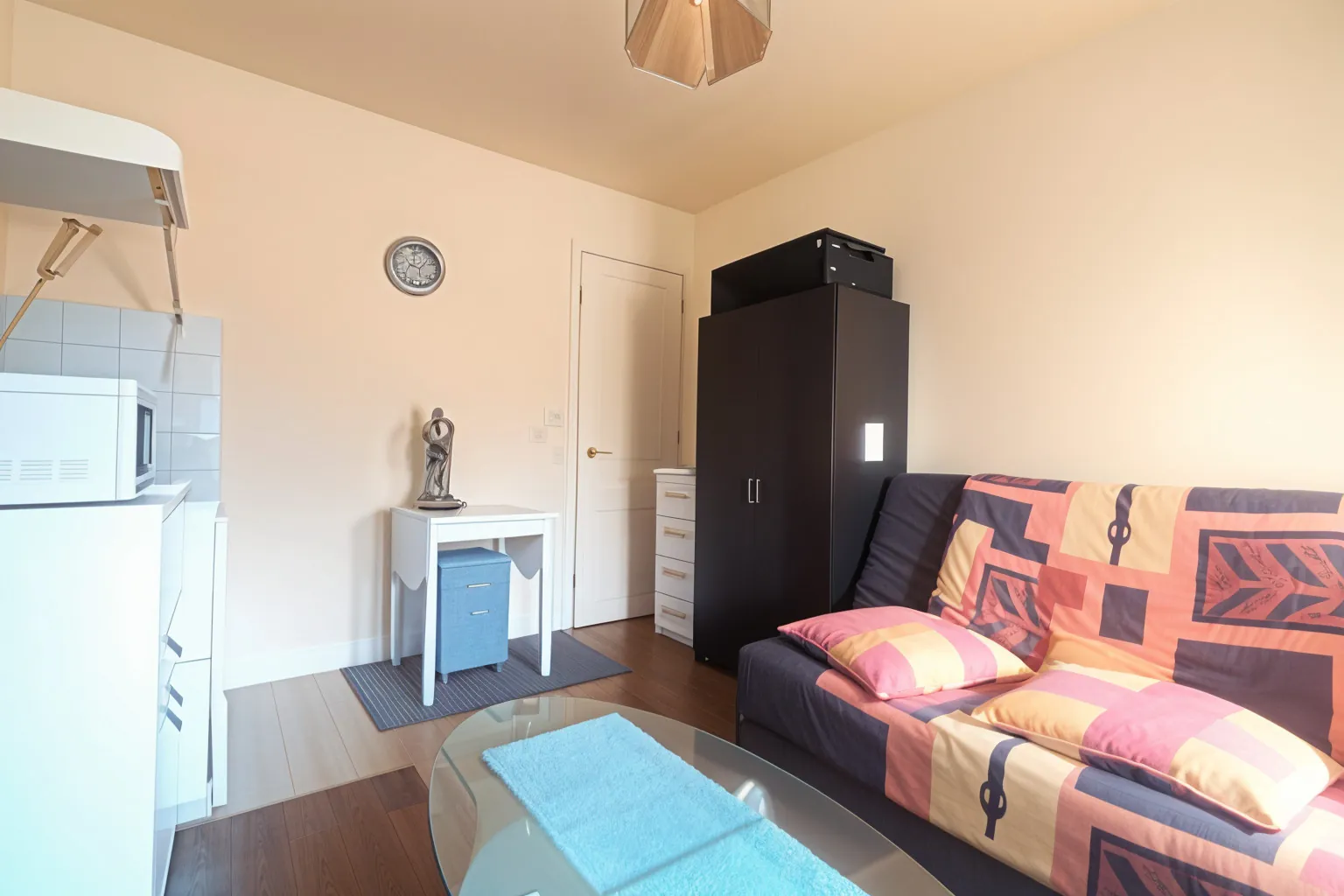 Studio lumineux de 15m² à Paris 20ème, dernier étage, proche métro Gambetta 