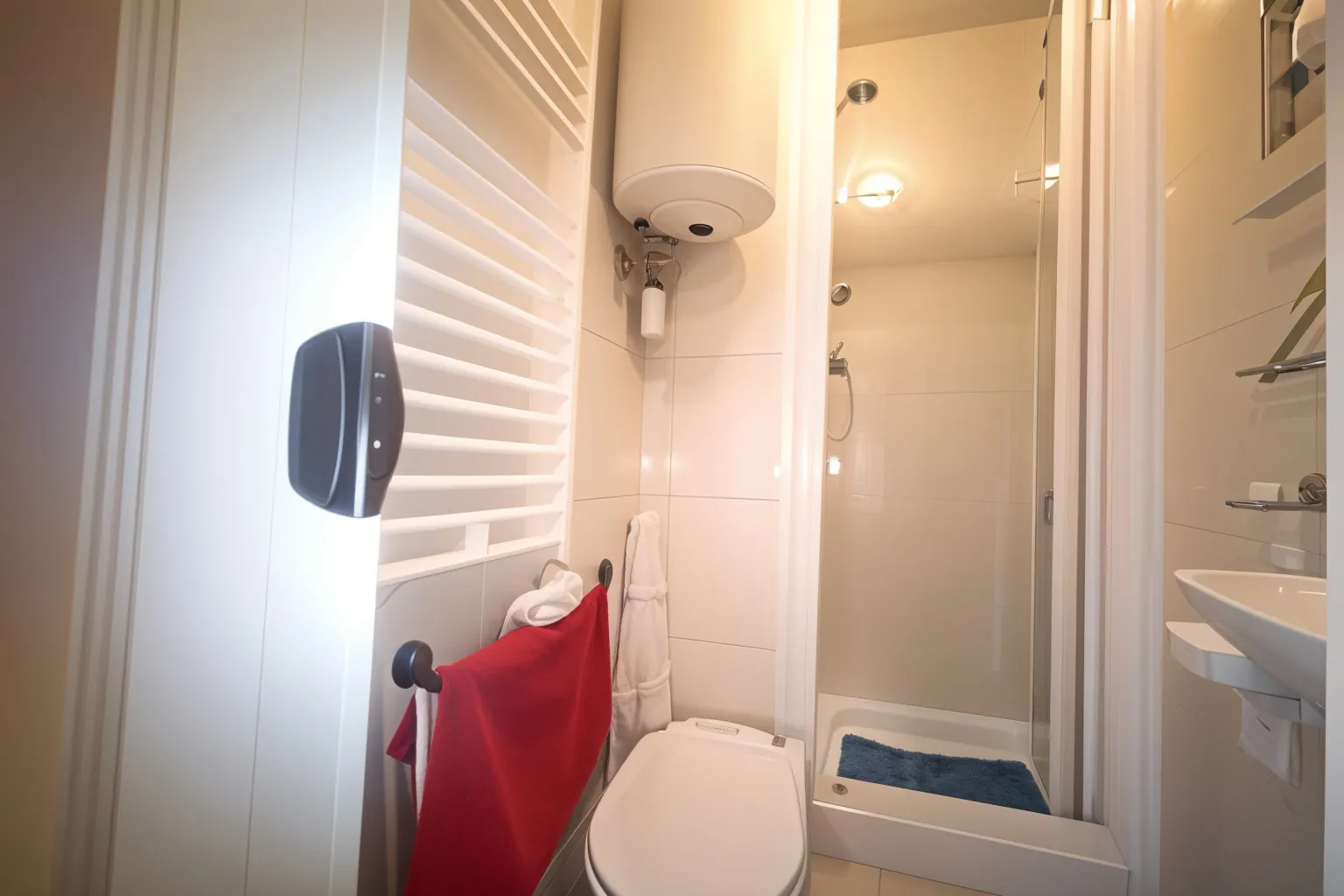 Studio lumineux de 15m² à Paris 20ème, dernier étage, proche métro Gambetta 