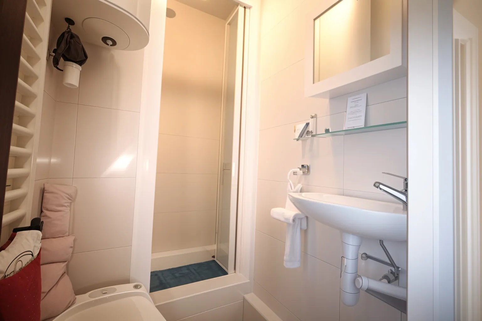 Studio lumineux de 15m² à Paris 20ème, dernier étage, proche métro Gambetta 