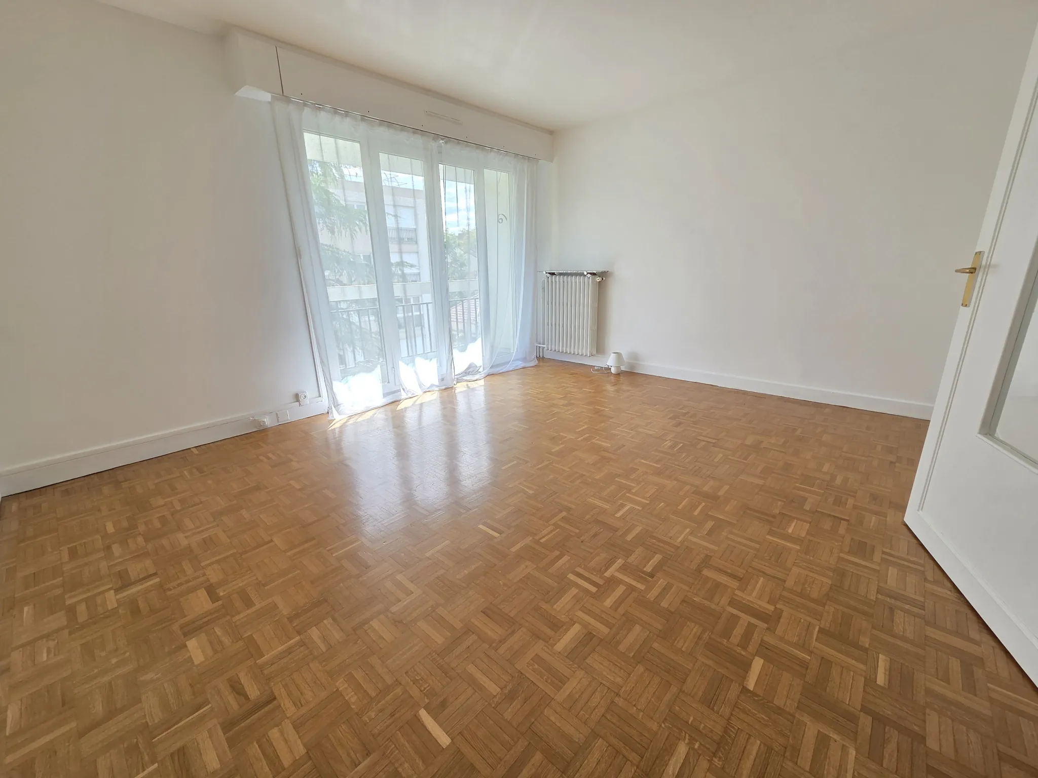 À vendre appartement 3 pièces avec balcon, cave et parking à Boissy-Saint-Léger