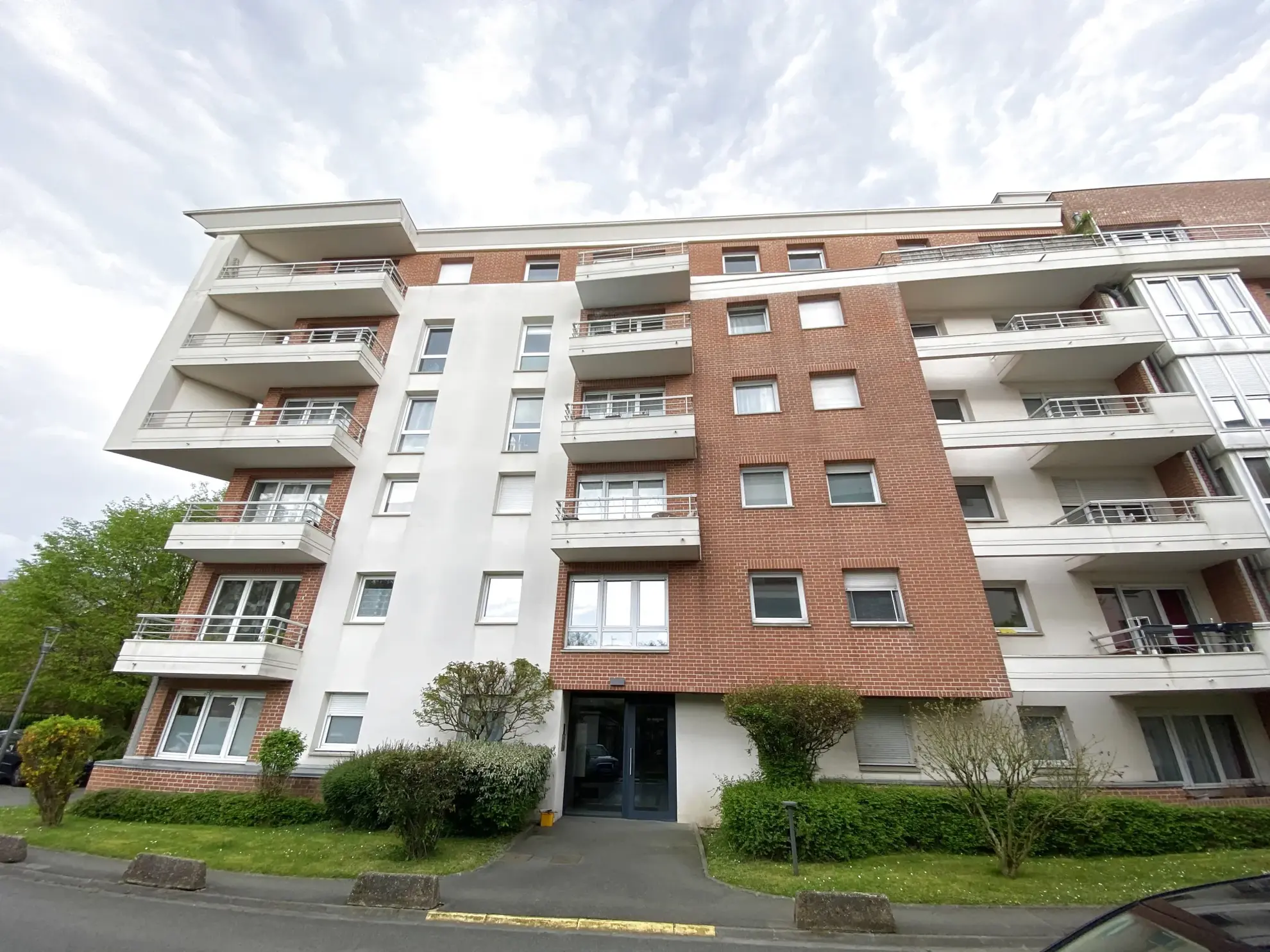 Appartement T2 lumineux à Lille avec terrasse et parking - 50,58 m²