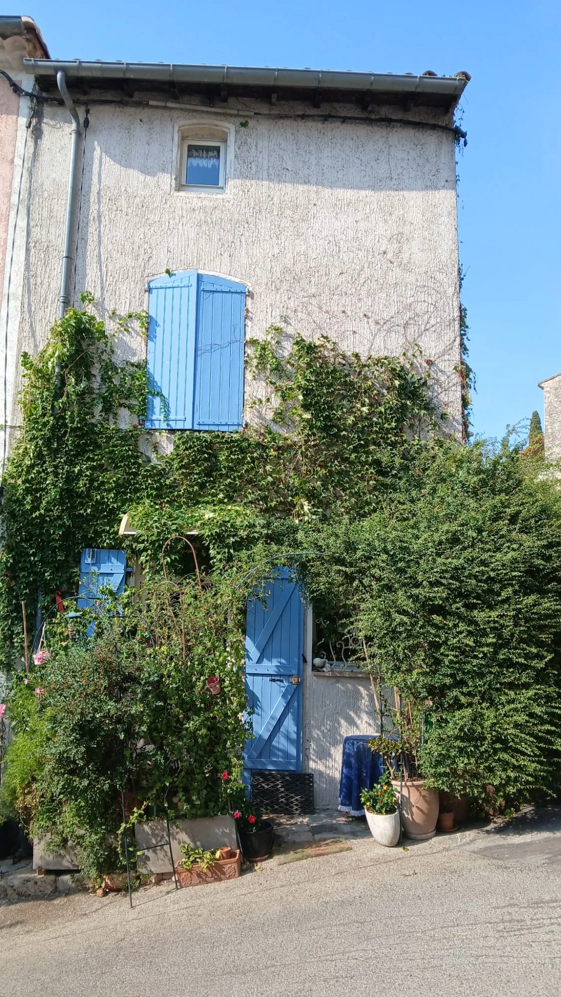 Charmante maison de village à Anduze avec 2 suites, cave et jardin - État récent