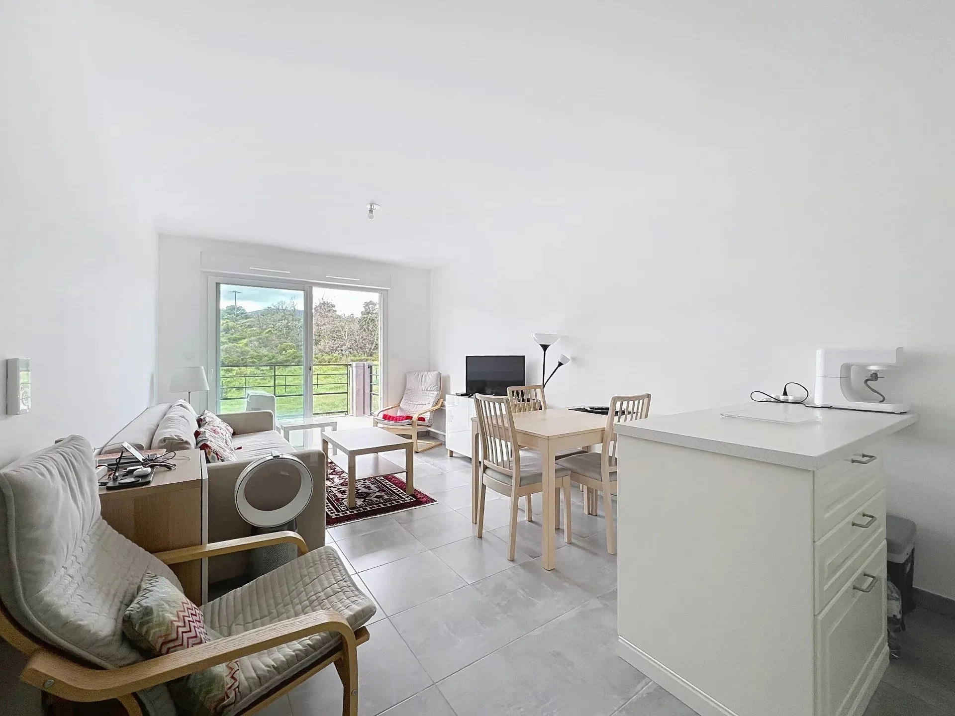 Appartement neuf avec terrasse et piscine à Roquebrune-sur-Argens - Dernier étage, 2 chambres, emplacement privilégié