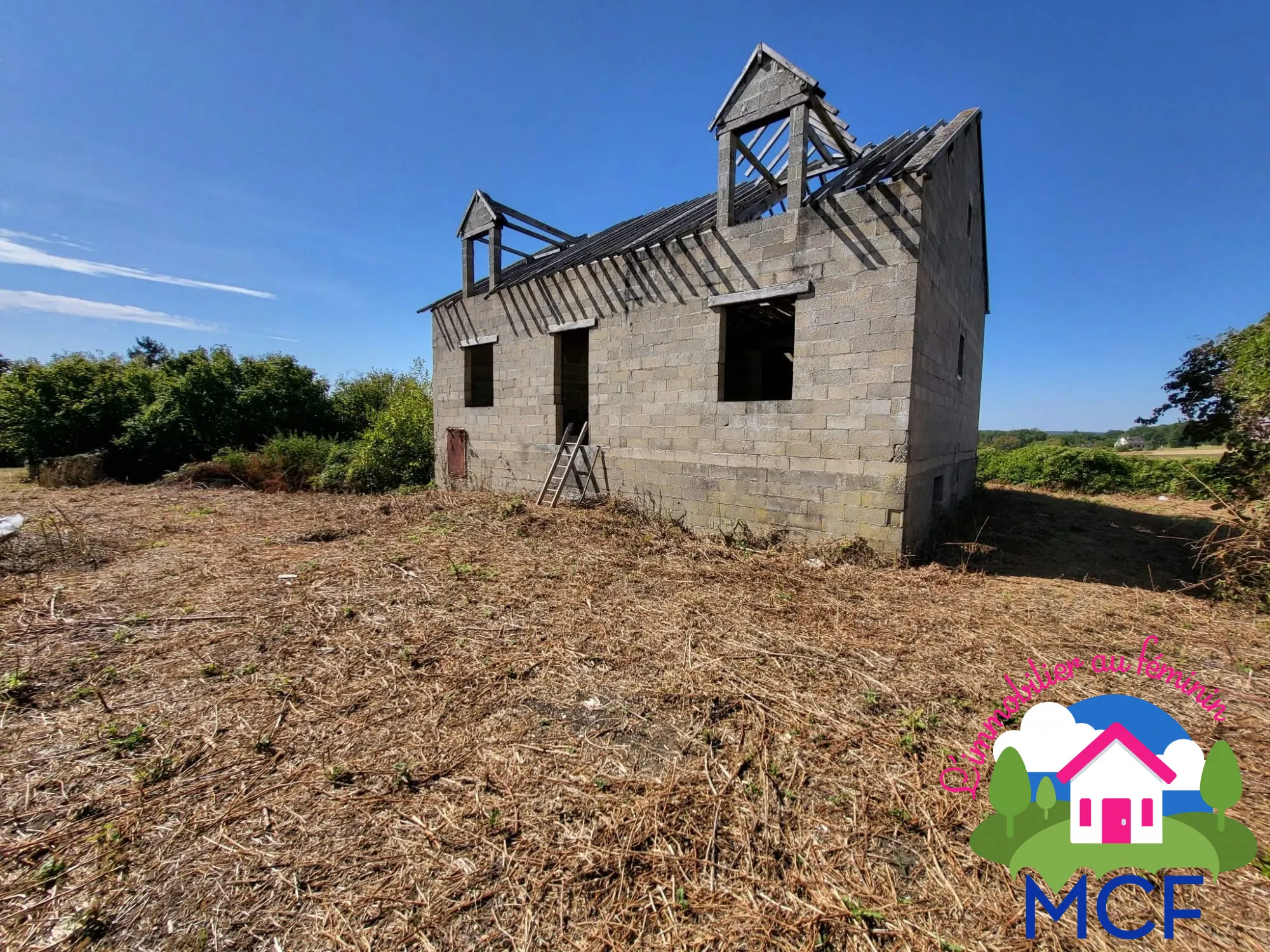 Maison en construction avec fort potentiel à Brevial, 155 m² à finir