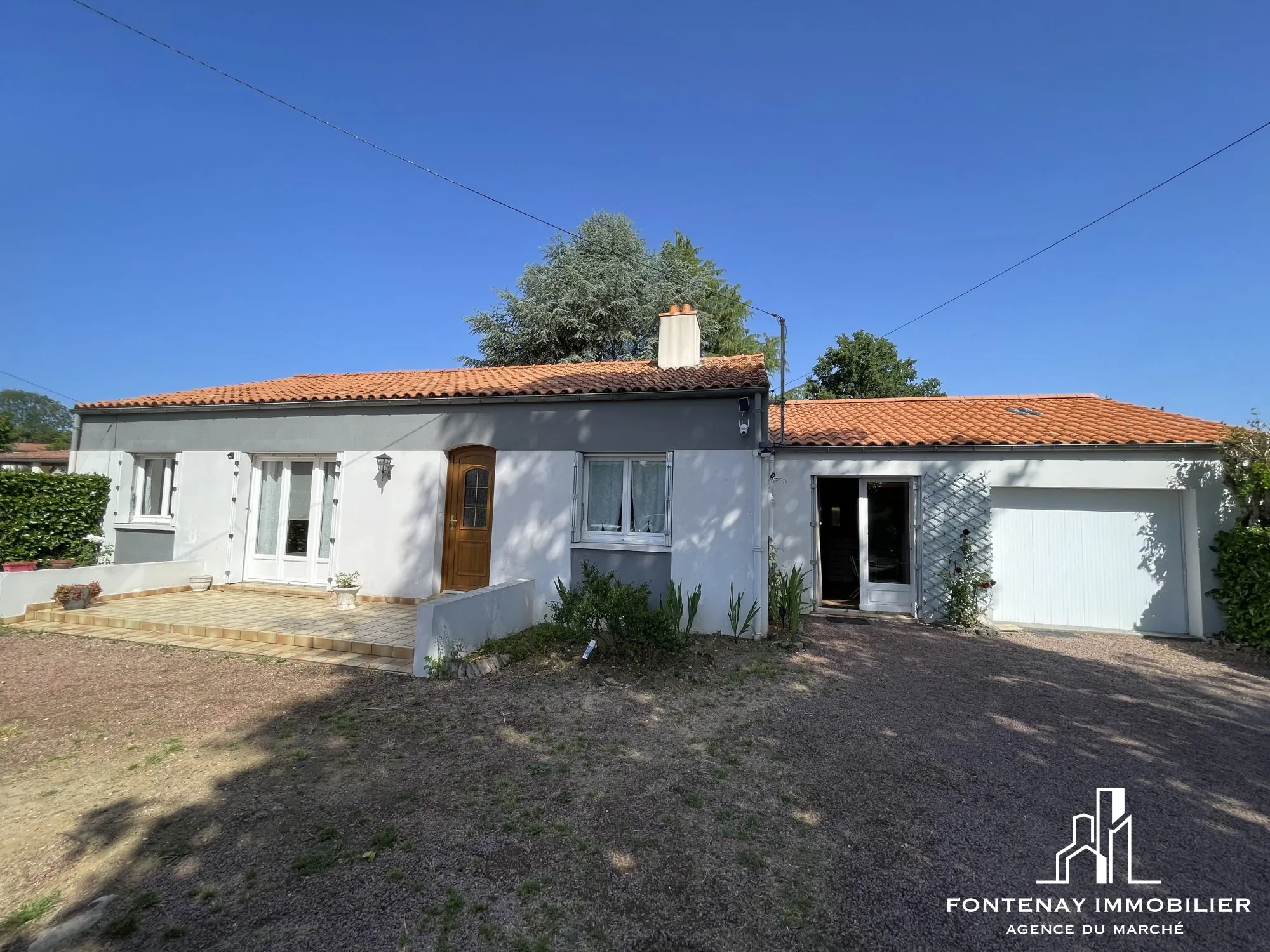 Maison à vendre à La Caillère-Saint-Hilaire avec jardin et piscine