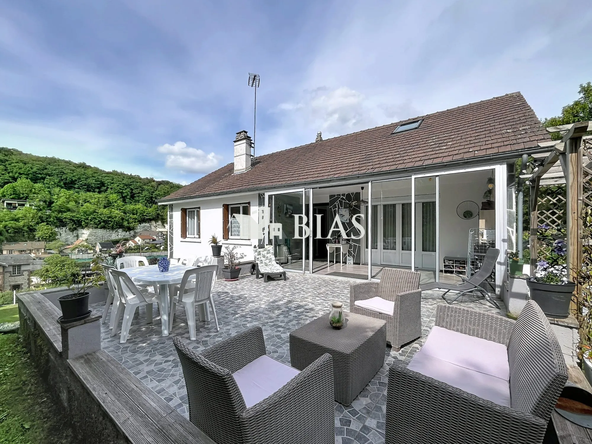 Pavillon lumineux à Elbeuf avec terrasse, garage et 4 chambres