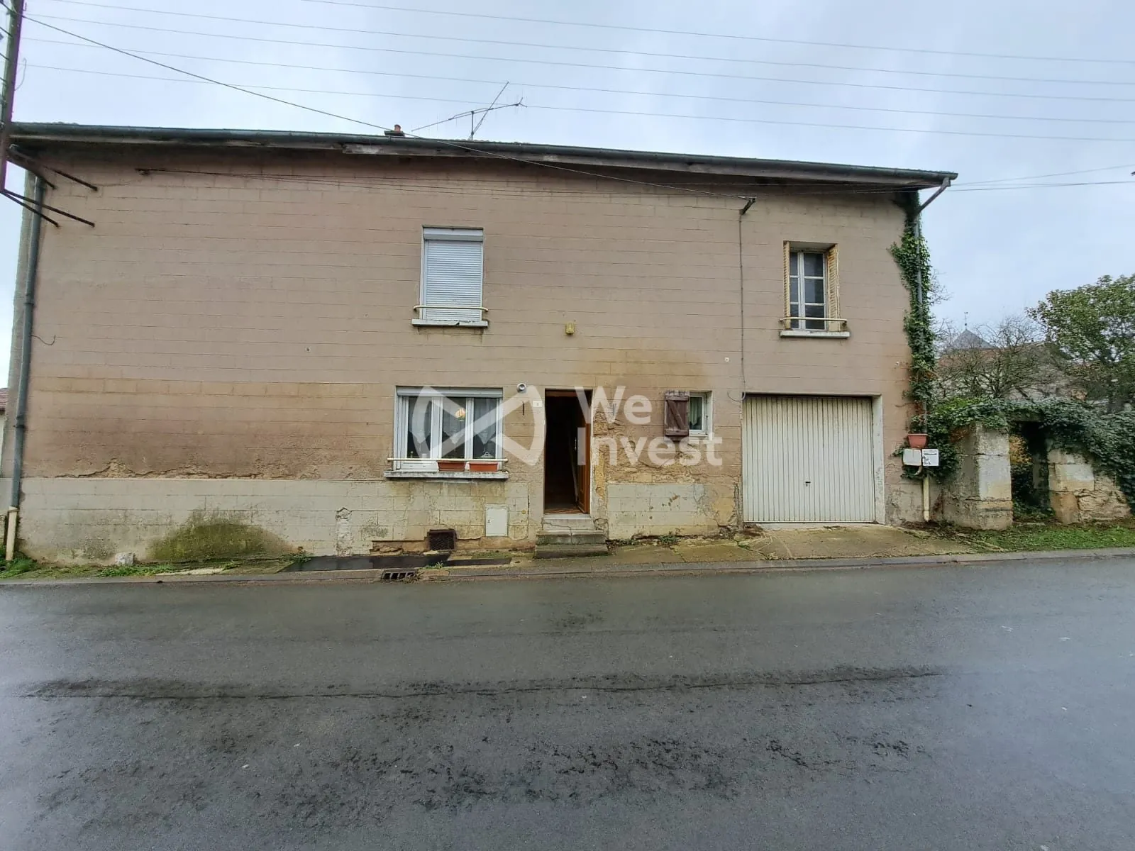 Maison de campagne à Mouzay avec grand potentiel, proche Stenay