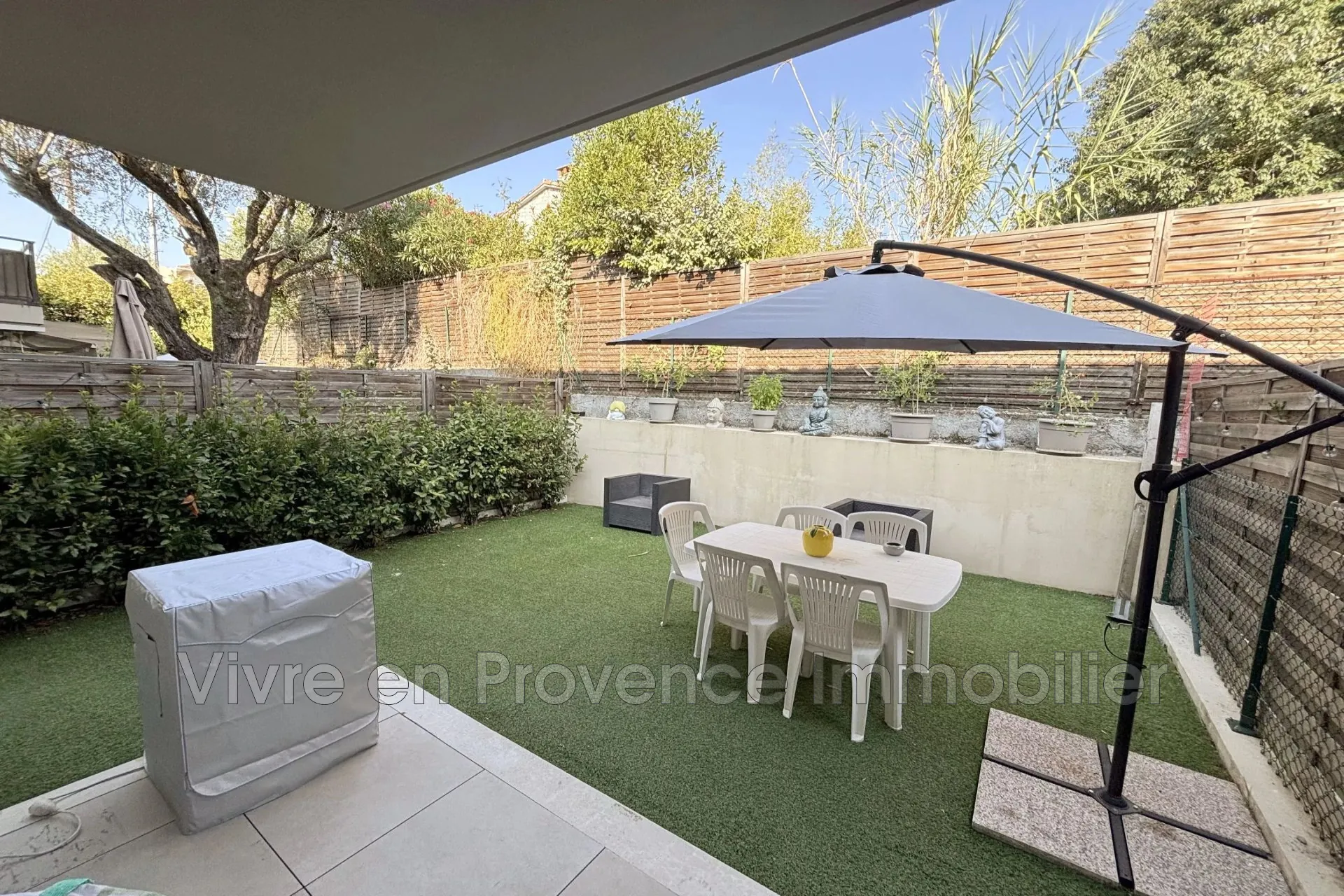 Appartement 2 pièces avec jardin à La Trinité – Résidence récente et sécurisée