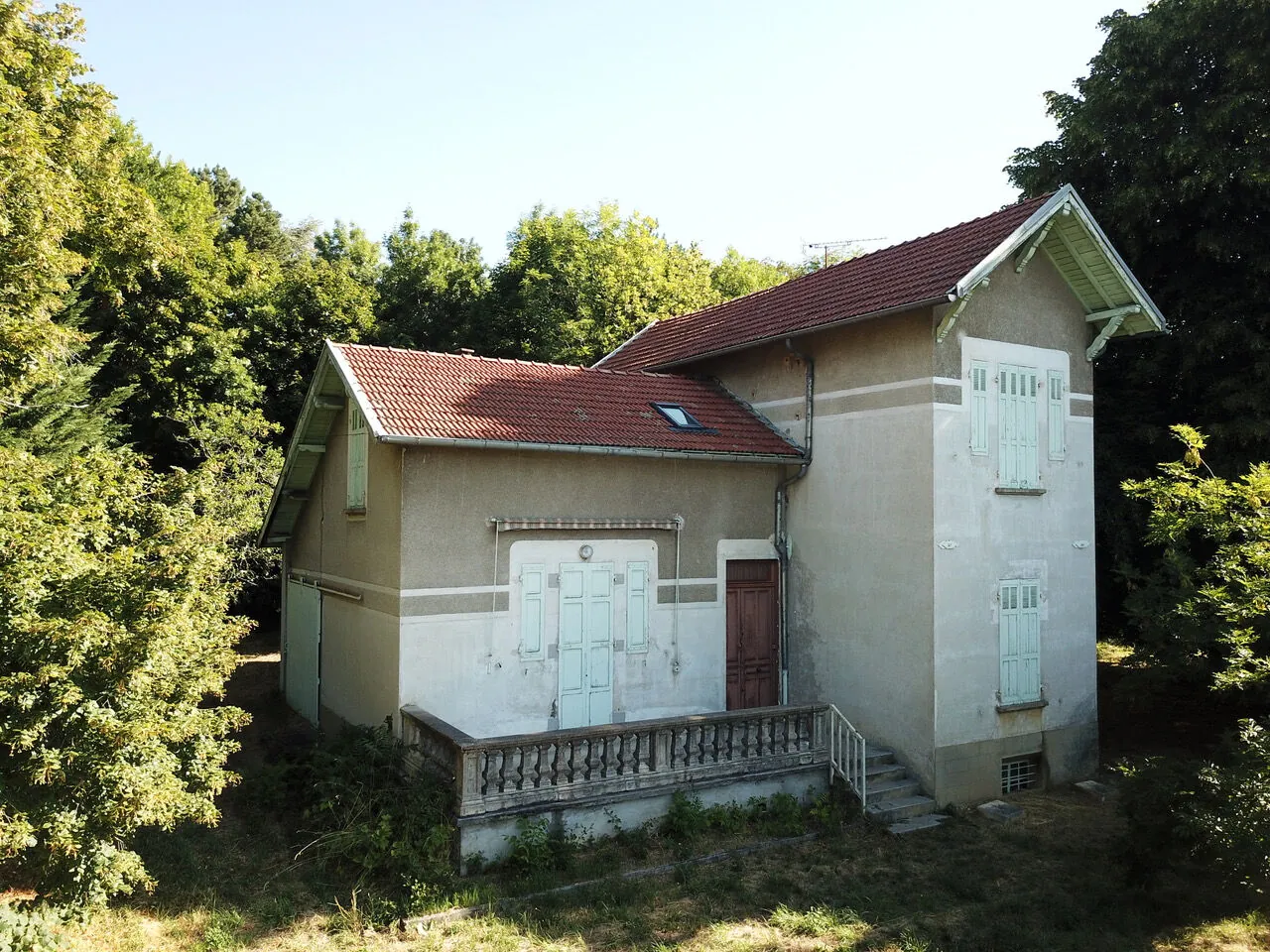 Maison ancienne à rénover à Gap avec grand terrain et garage