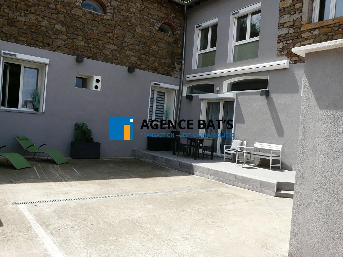 Appartement F6 à Saint Genest Lerpt avec terrasse et rénovation récente