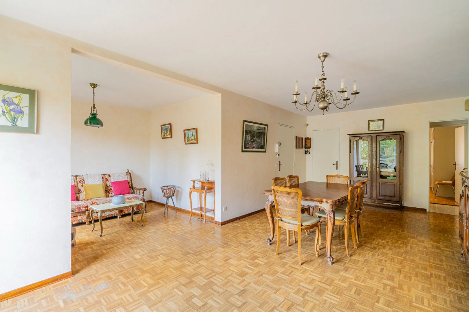 Appartement 4 pièces avec garage et cave à Marseille - Secteur calme et potentiel