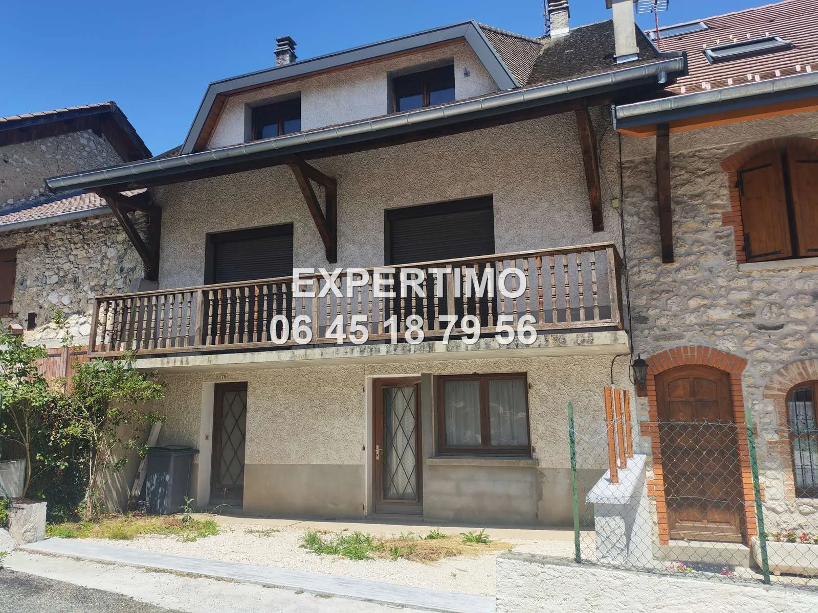 Maison à rénover de 165 m² avec grand terrain à Saint-Aupre, calme et campagne