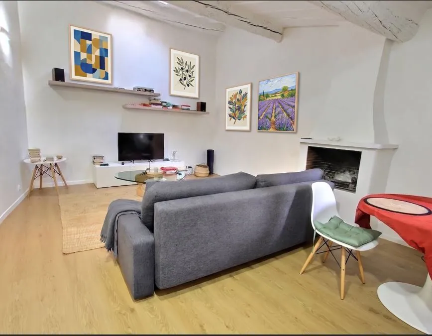 Appartement T2 rénové et loué à Aix-en-Provence, emplacement central
