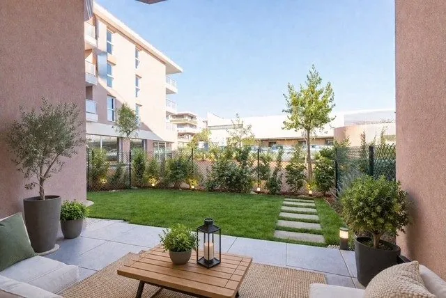 Studio de 28,9 m² avec terrasse, jardin et parking à Antibes