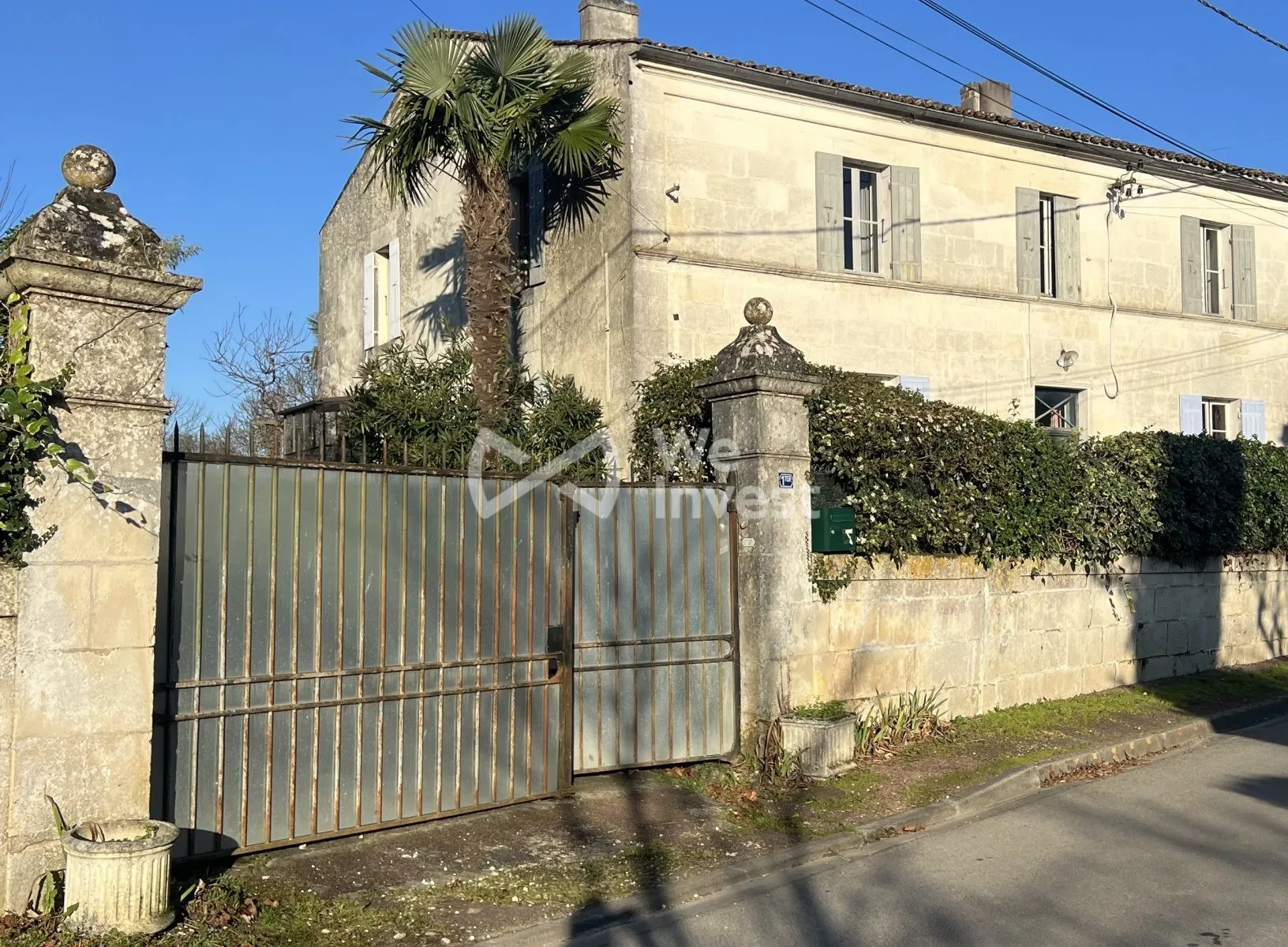 Maison à rénover de 220 m² avec terrain à Saint-Porchaire 17250, charme ancien et potentiel
