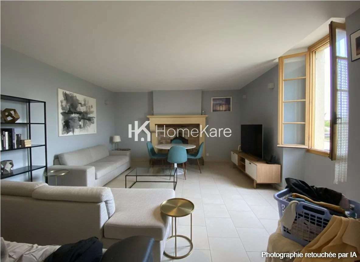 Maison ancienne avec grand potentiel à Aillas, 142 m² sur 4000 m²